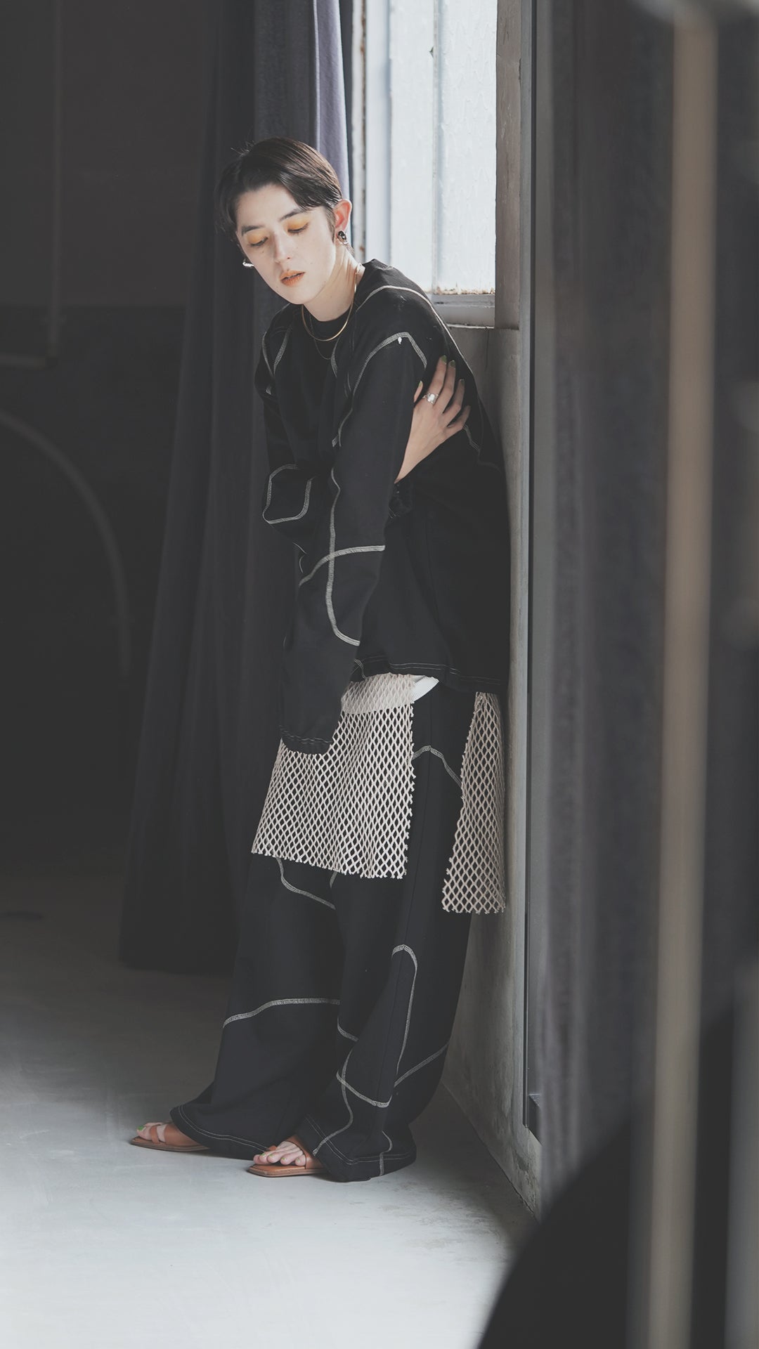 Bicolor Symmetry Game Stitch Design Sweatshirt | Color:Black【APHLOTUS_アプロタス】 | 217617_100_black