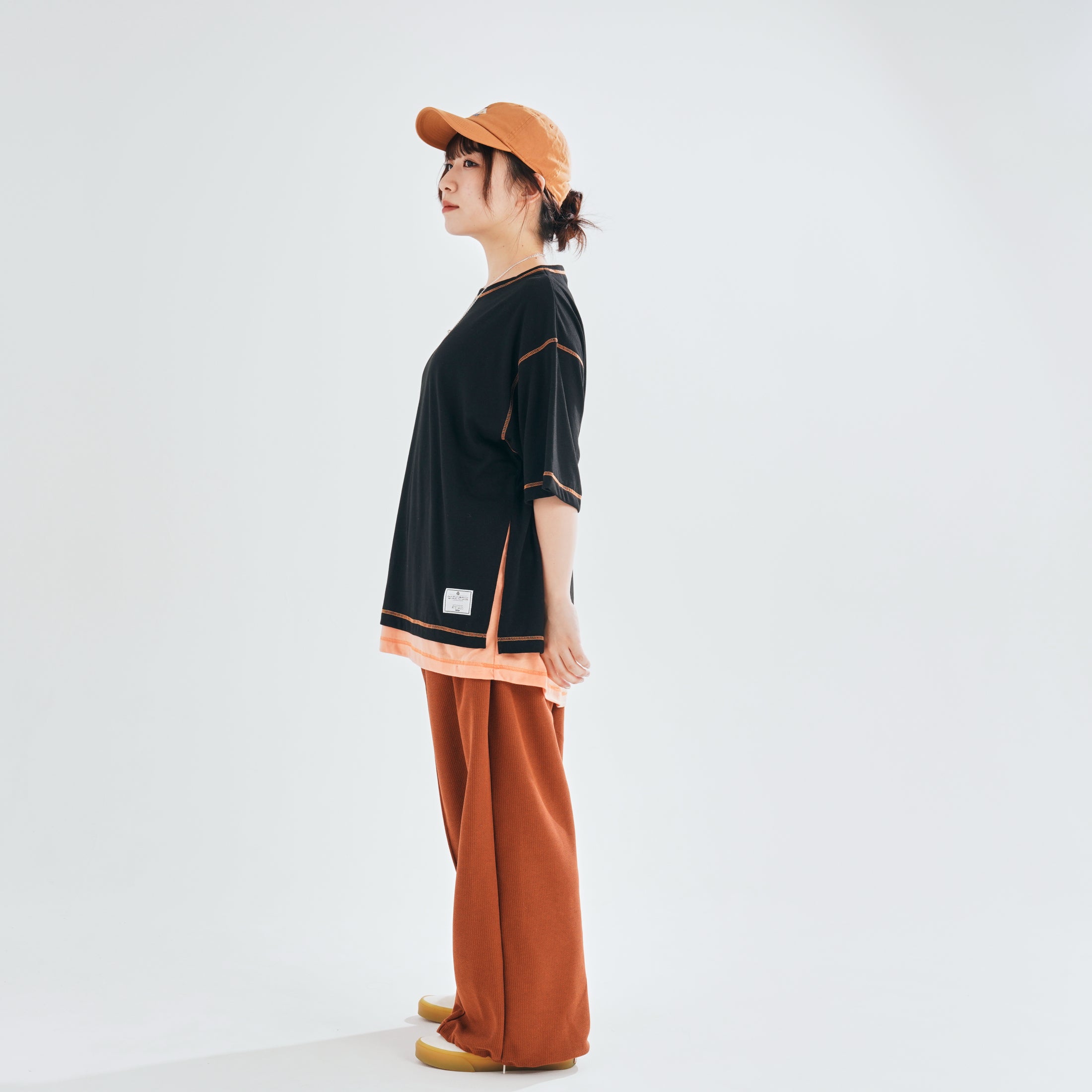 Reversible Color Stitch s/s Tee – Black × Apricot | EFFECTEN