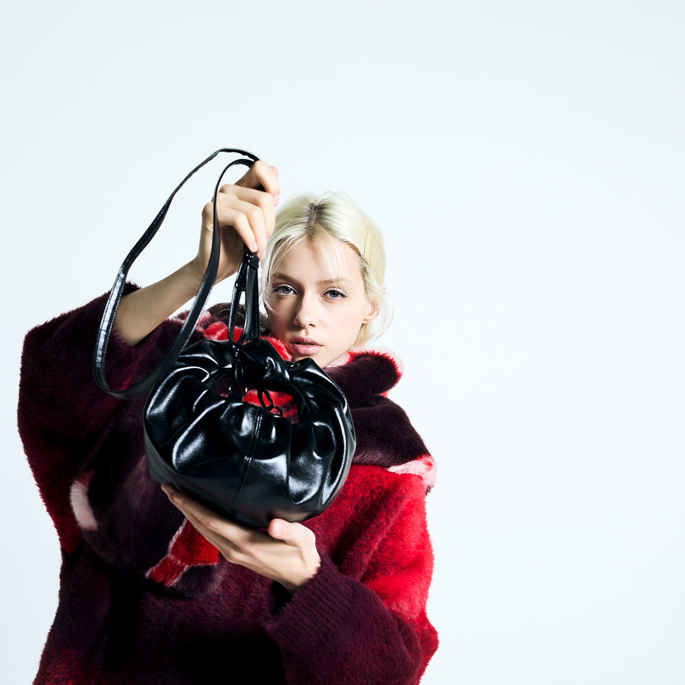 H-284_METALLIC BLACK | Croissant Shoulder Leather Mini  | Color:Metallic Black【HELOYSE_エロイーズ】