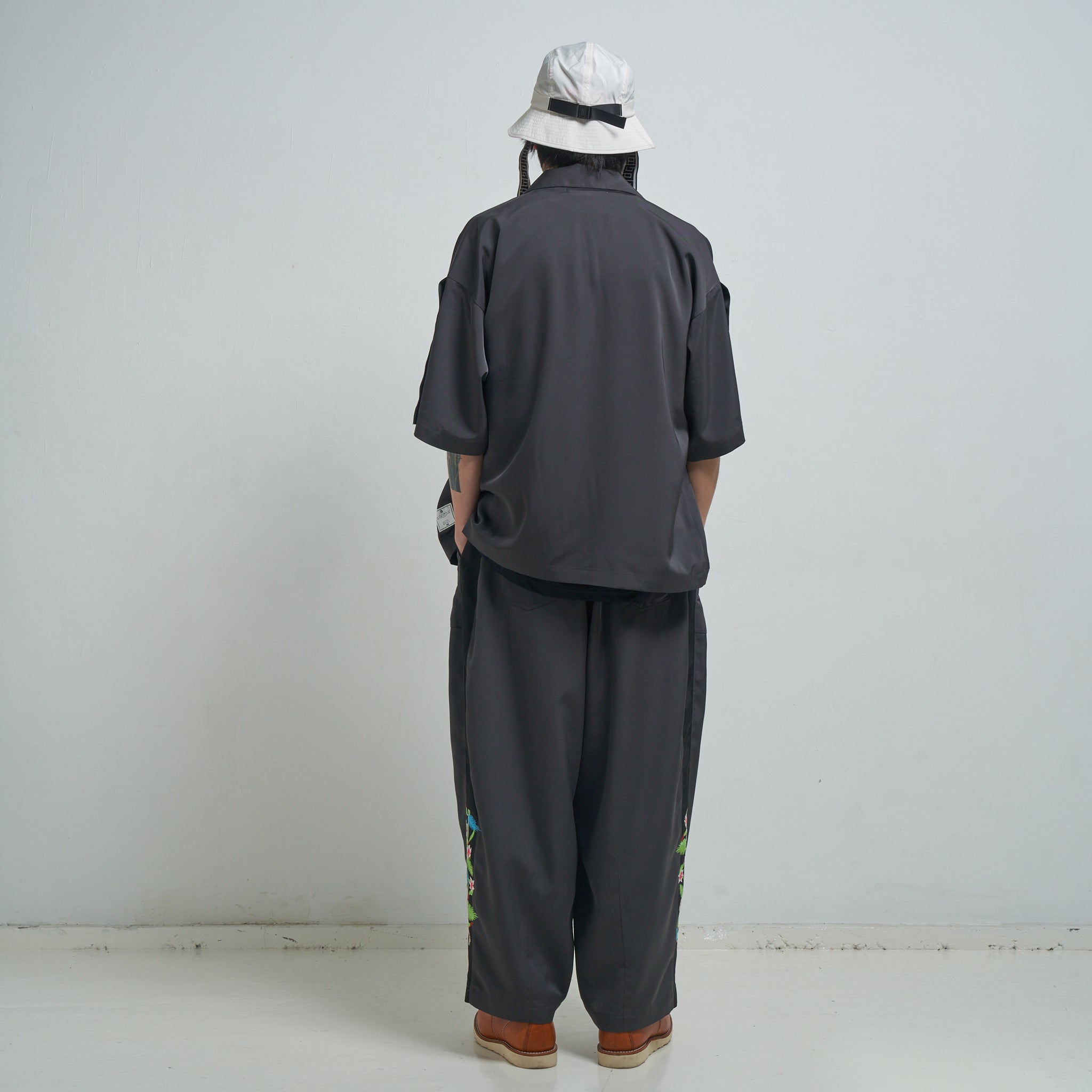 efite-07 | Hibiscus embroidery open collar s/s shirts | Color:Greige/Charcoal【EFFECTEN_エフェクテン】【archive】