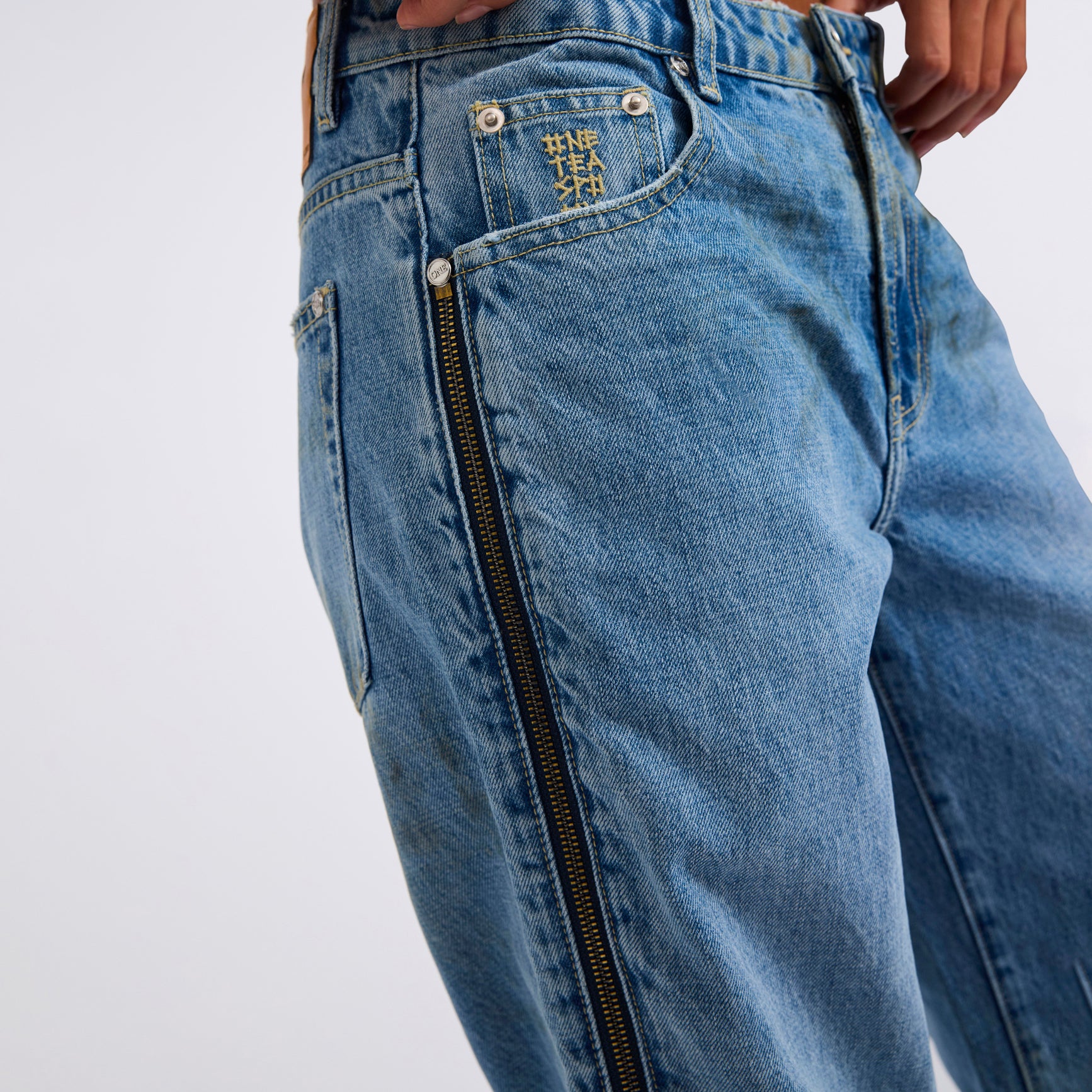 LOW RIDERS LOW WAIST WIDE LEG ZIPPED DENIM JEANS | Color_Pretty Blue | No_27302_Pretty Blue【ONE TEASPOON_ワンティースプーン】