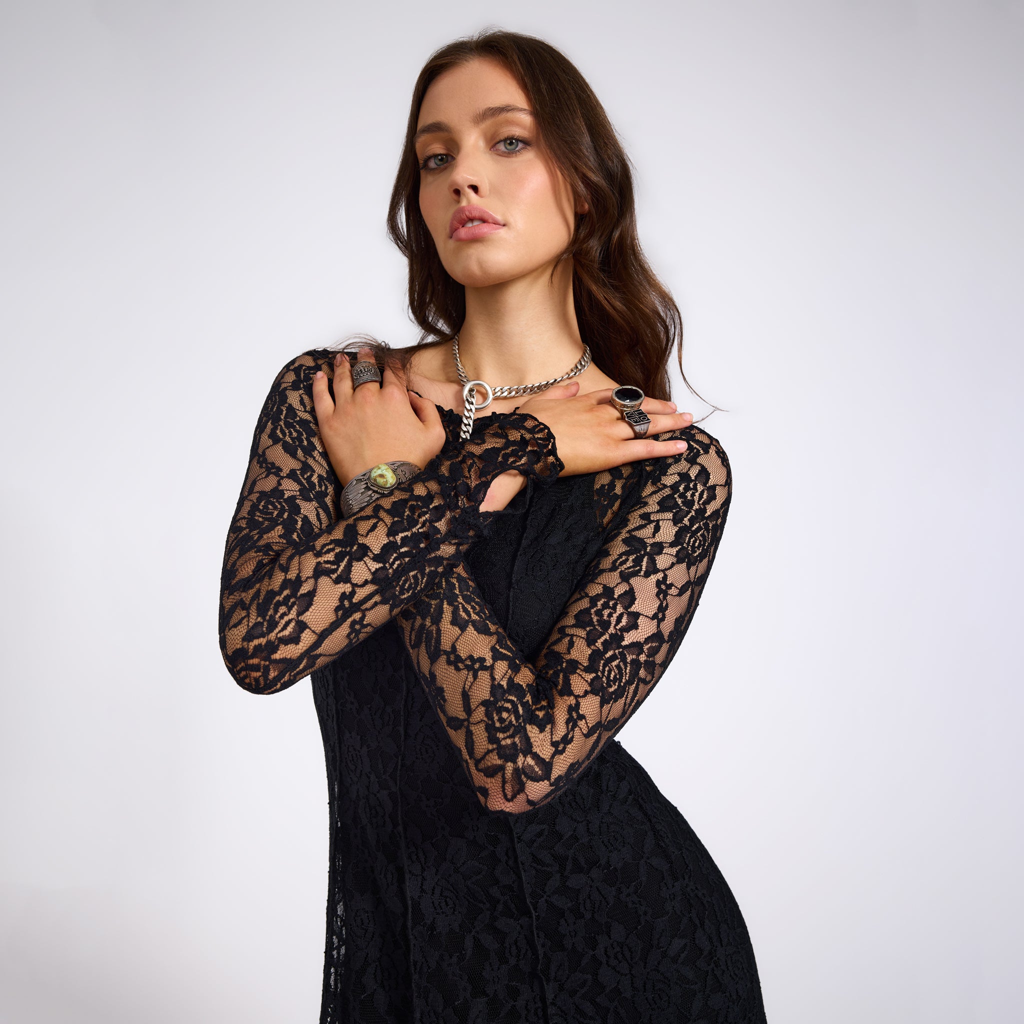 WEDNESDAY LACE LONGSLEEVE MAXI DRESS – Black | ONE TEASPOON