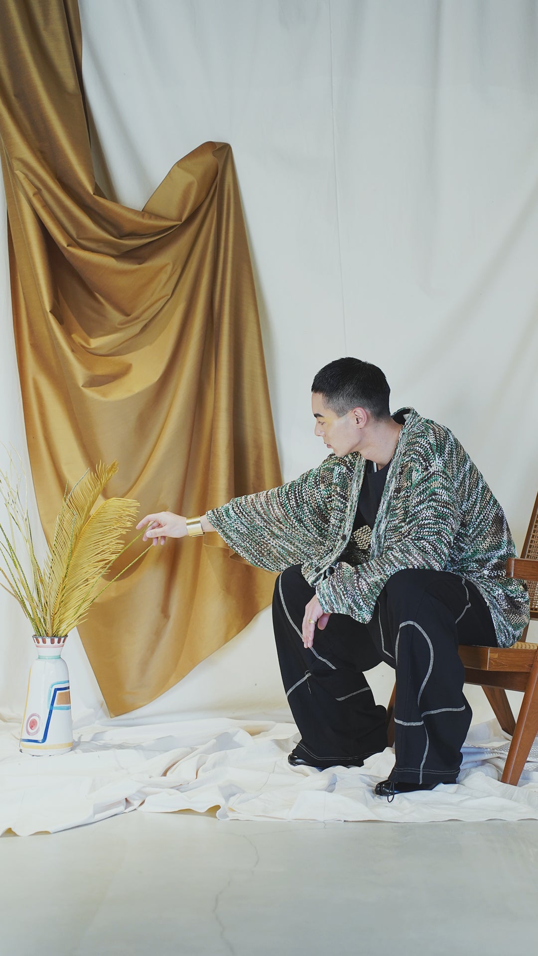 Bicolor Symmetry Game Stitch Design Sweat Pants | Color:Black【APHLOTUS_アプロタス】 | 217618_100_black