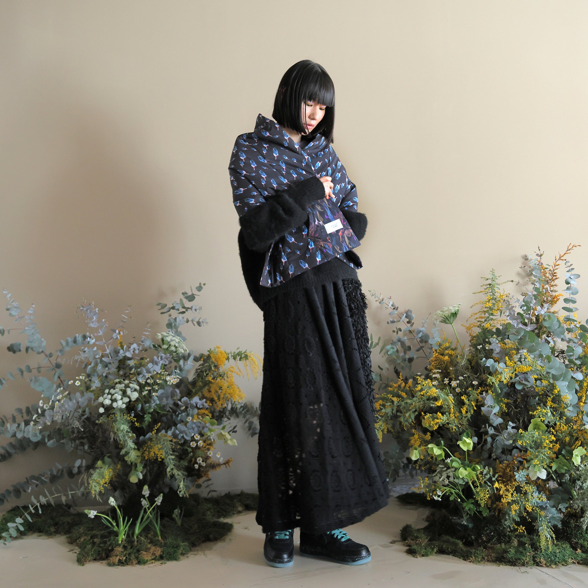 BSD24AW-02_BLACK | Flower Down Stole | Color:Black【BEDSIDEDRAMA_ベッドサイドドラマ】