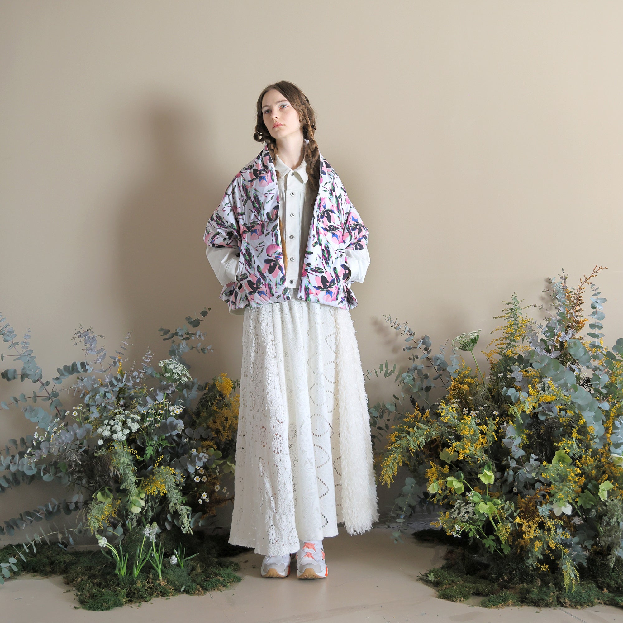 BSD24AW-02_WHITE | Flower Down Stole | Color:White【BEDSIDEDRAMA_ベッドサイドドラマ】