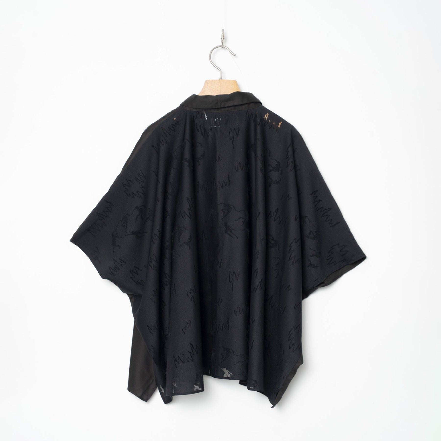 Dancing Lace poncho shirt– Black | BEDSIDEDRAMA