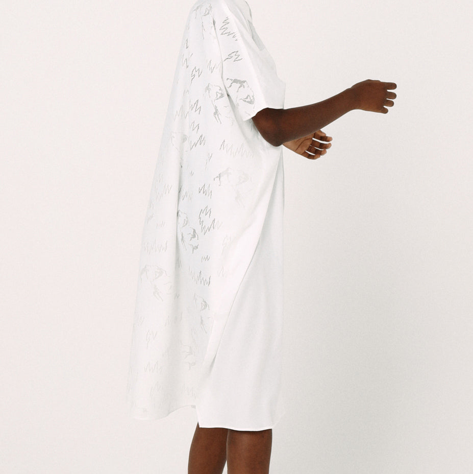 Dancing Lace poncho shirt– White | BEDSIDEDRAMA