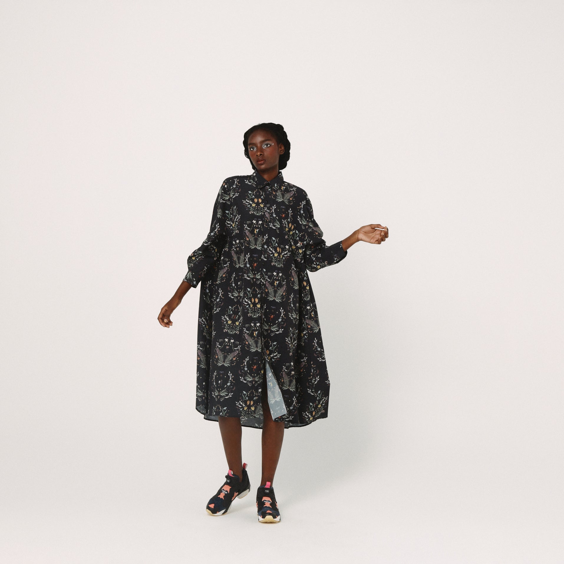 Dance In The Garden Maxi Shirt– Black | BEDSIDEDRAMA