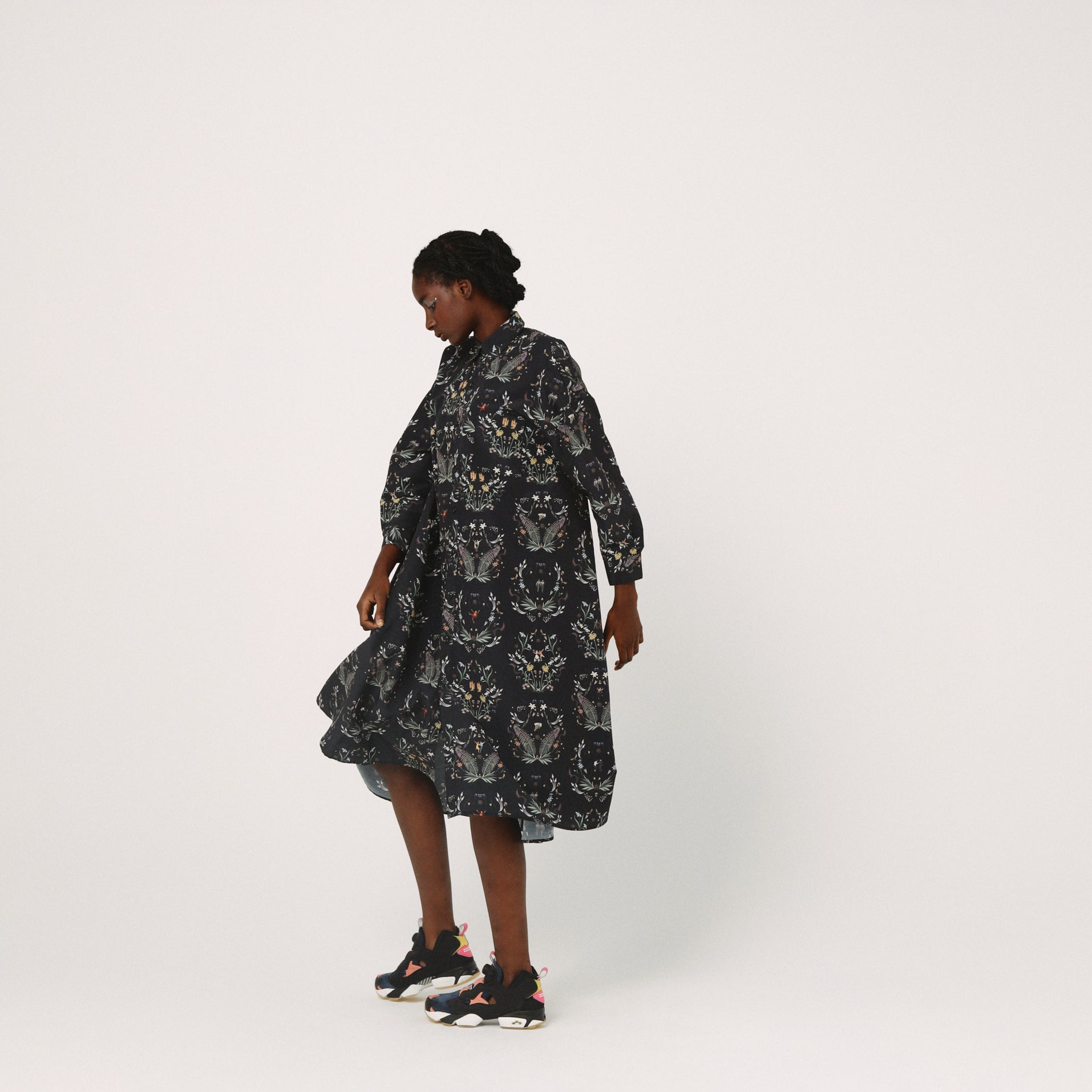 Dance In The Garden Maxi Shirt– Black | BEDSIDEDRAMA