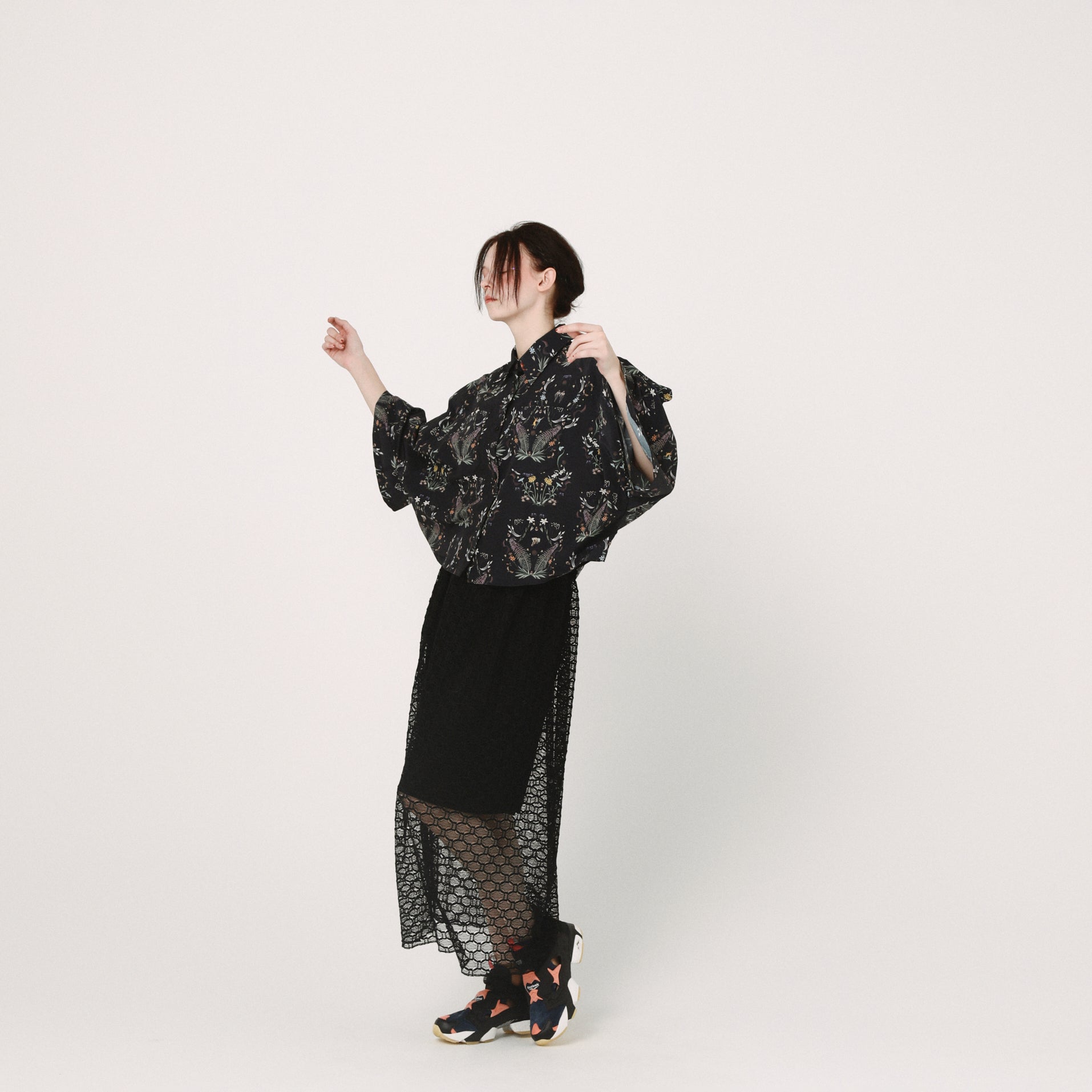 Dance In The Garden Cape Shirt | Color_Black | No_BSD26SS-16_Black【BEDSIDEDRAMA_ベッドサイドドラマ】【入荷予定アイテム・入荷連絡可能】