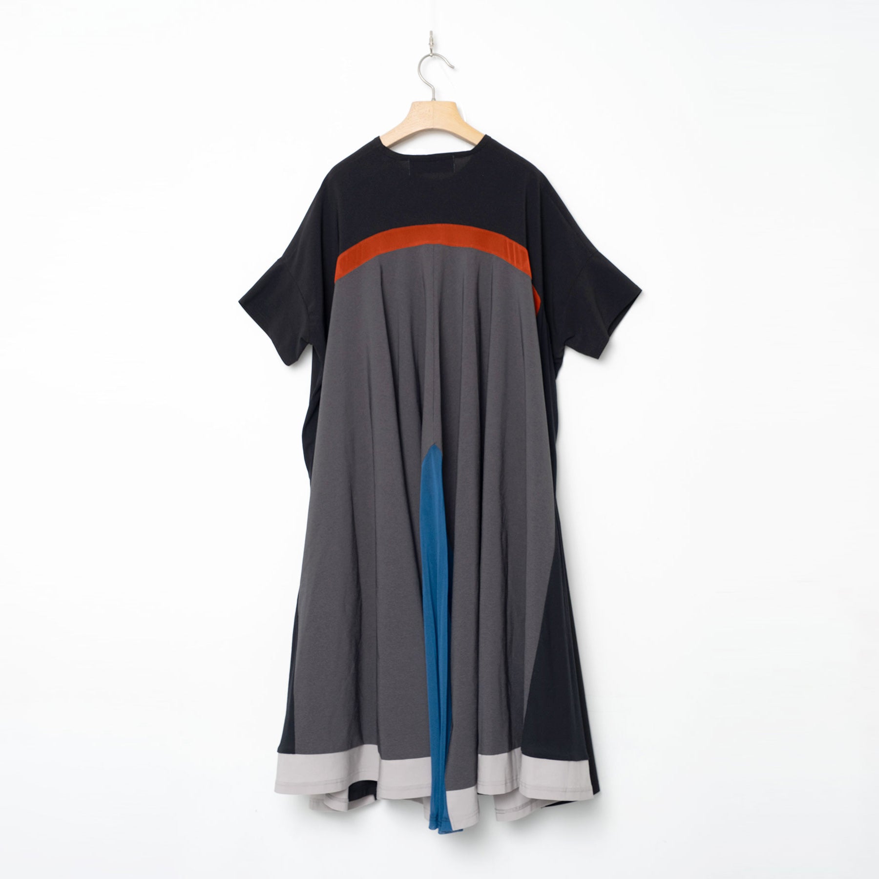 Draped Maxi Tee Dress | Color_Black | No_BSD26SS-22_Black【BEDSIDEDRAMA_ベッドサイドドラマ】【入荷予定アイテム・入荷連絡可能】