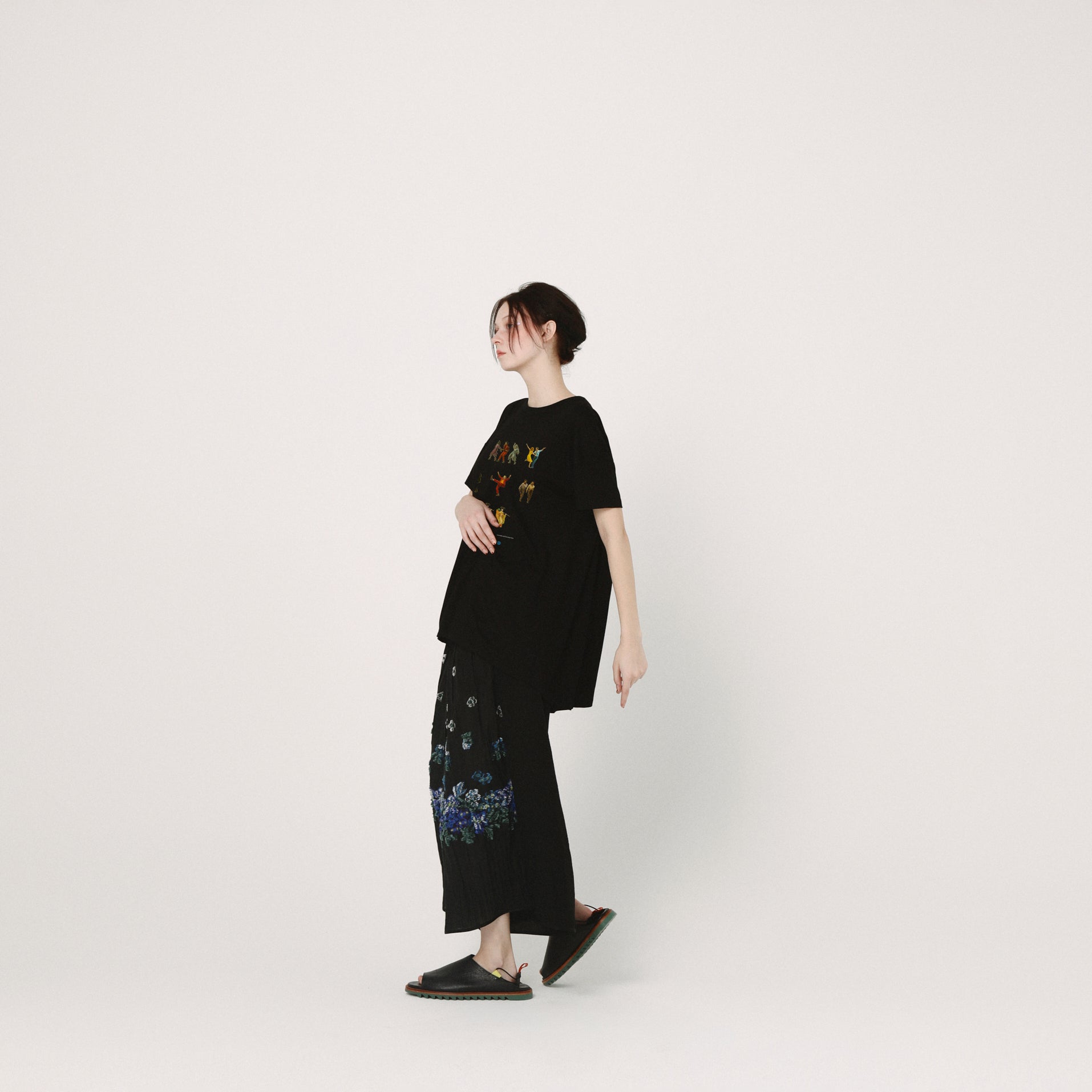 OMNIDANCE Flare T-Shirt– Black | BEDSIDEDRAMA