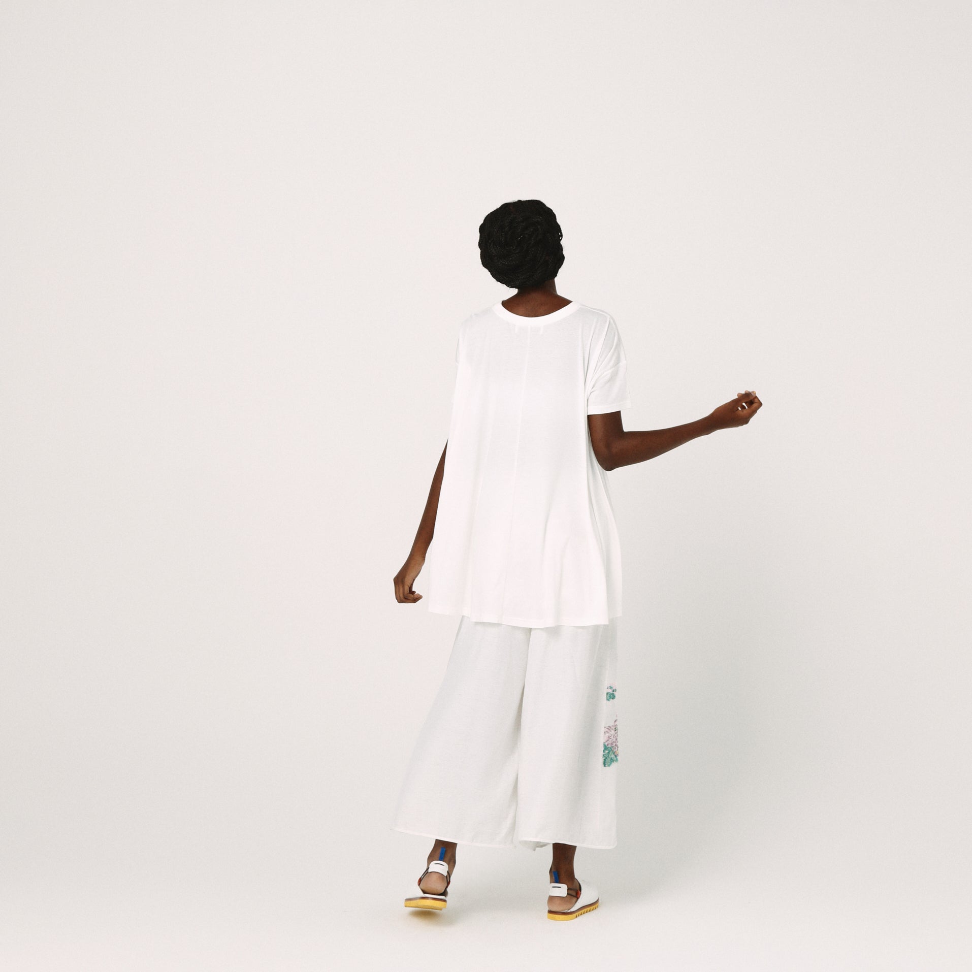 OMNIDANCE Flare T-Shirt– White | BEDSIDEDRAMA