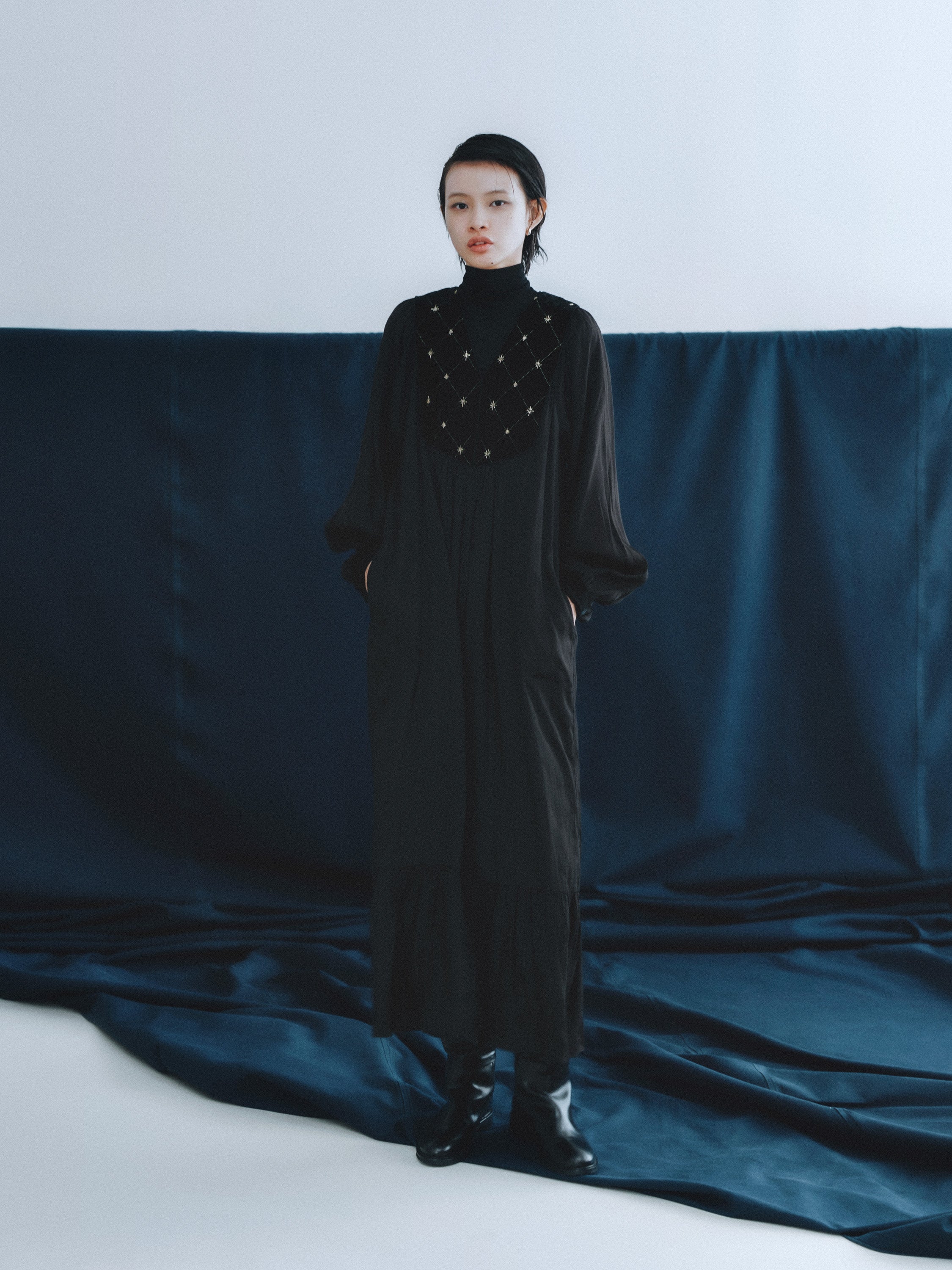 VELVET BEADS EMBROIDERY DRESS | Color_Black | No_020452sn4_black【SARA MALLIKA_サラマリカ】