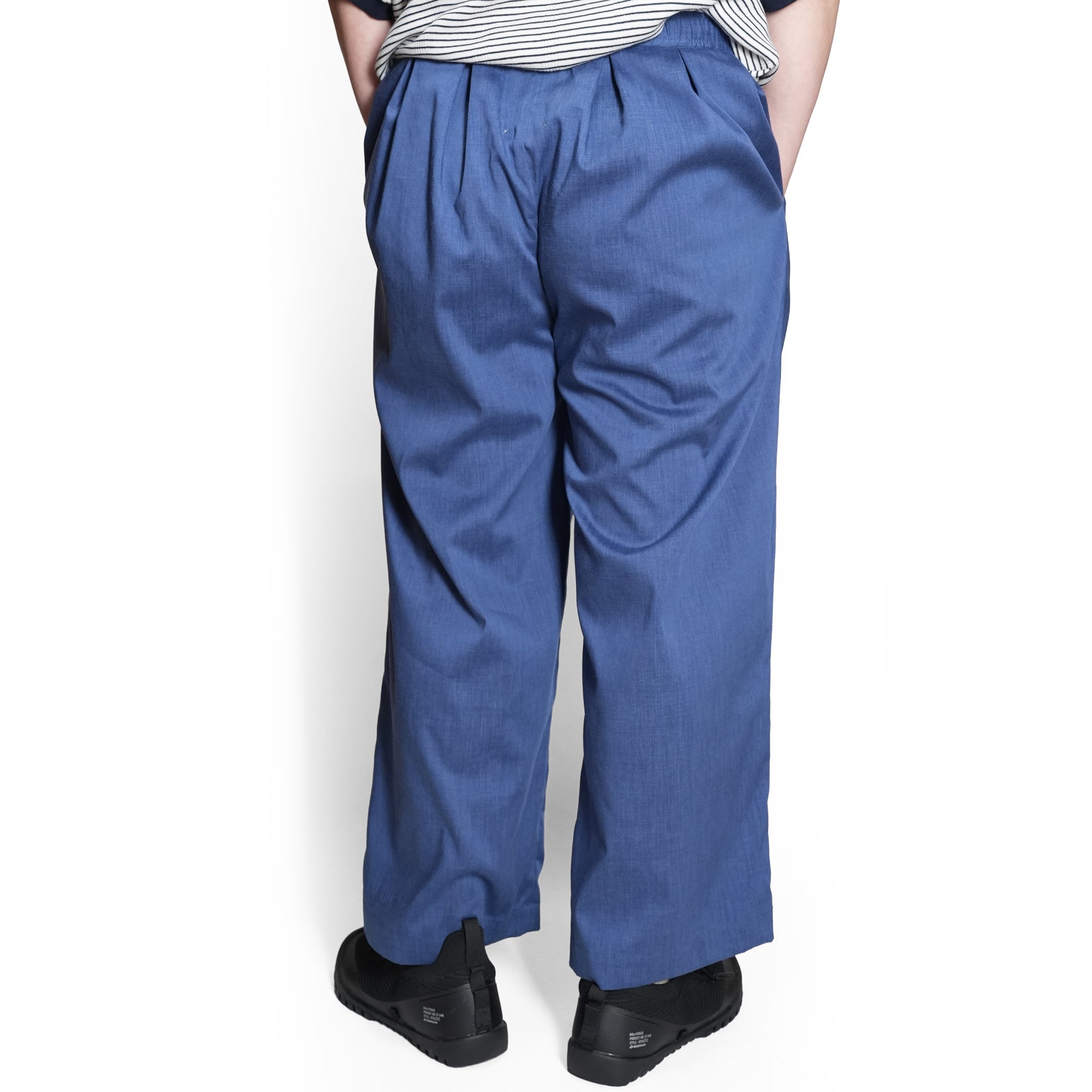 TRIPLE TUCK LINEN PANTS– Blue | STOF