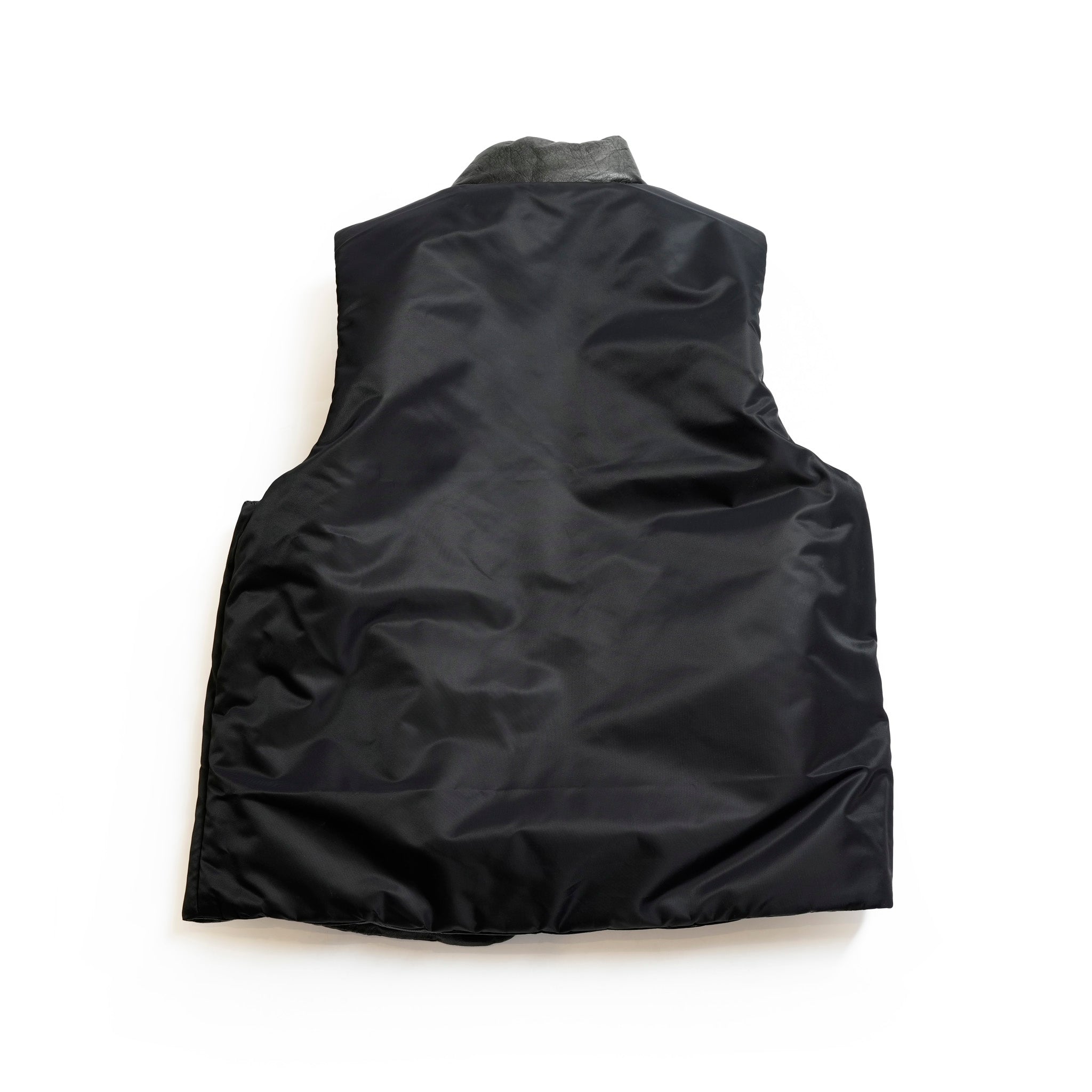 VOO-SPG-15_BLACKWATCH | EXELEZA REV VEST SP | Color:BLACK LEATHER(ダメージ加工)【VOO_ヴォー】