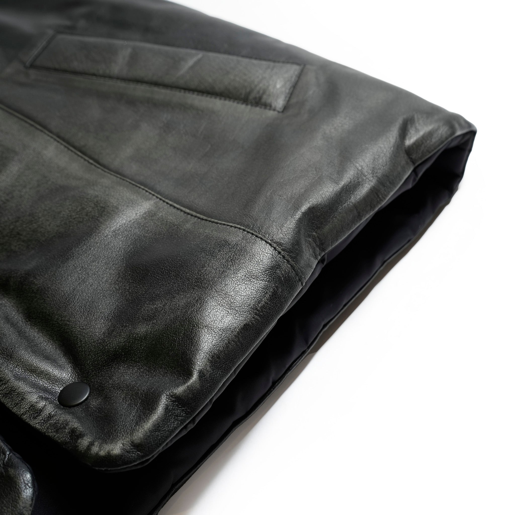 VOO-SPG-15_BLACKWATCH | EXELEZA REV VEST SP | Color:BLACK LEATHER(ダメージ加工)【VOO_ヴォー】