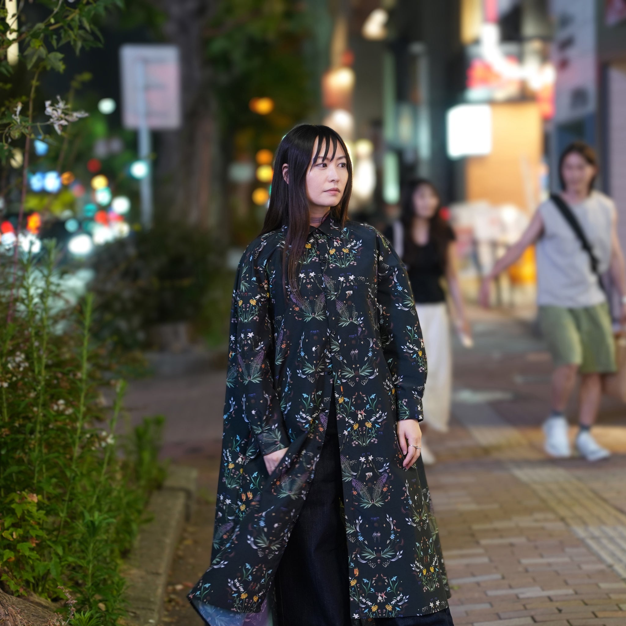 Dance In The Garden Maxi Shirt– Black | BEDSIDEDRAMA
