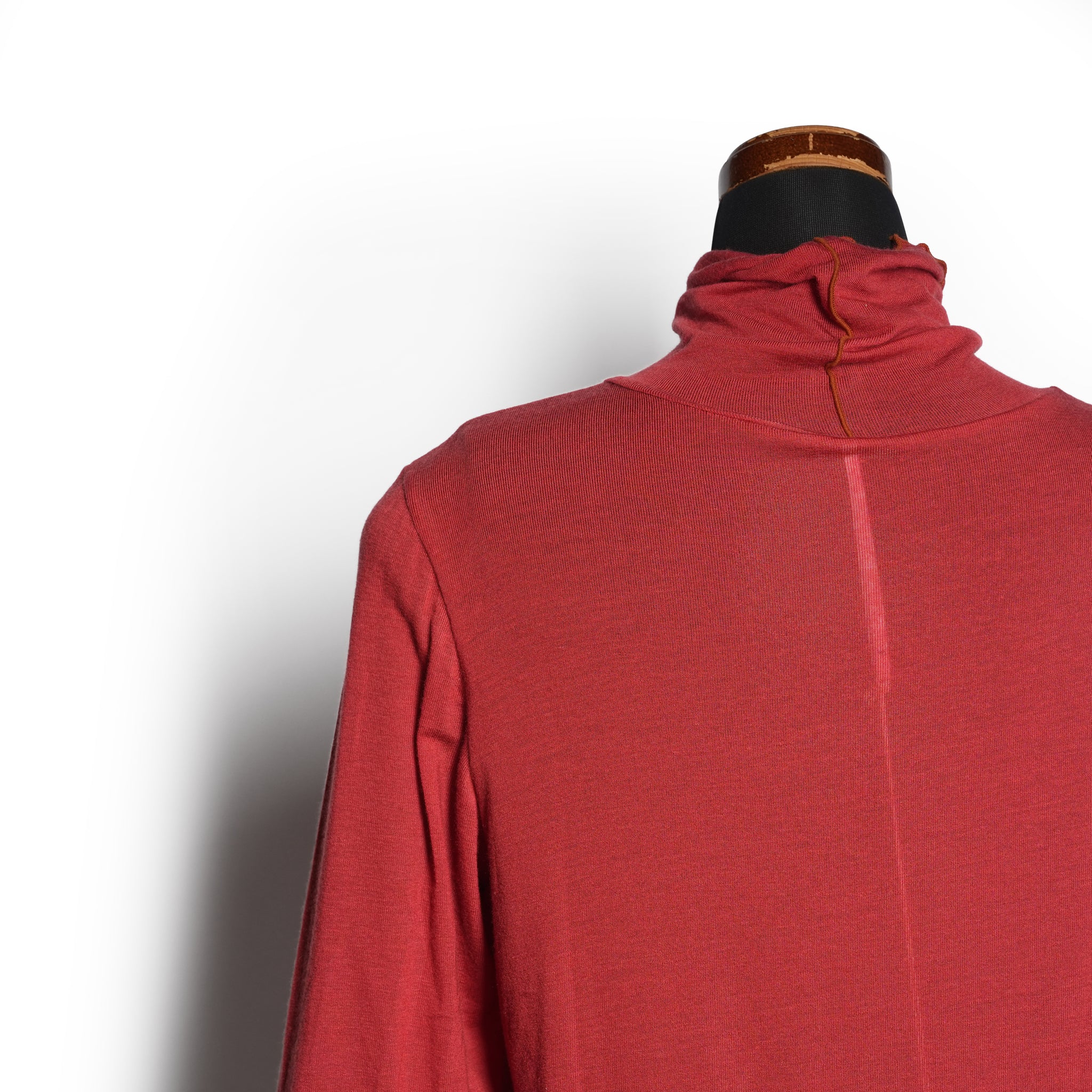 cashmere silk color block turtle – Light Blue / Red | WHYTO