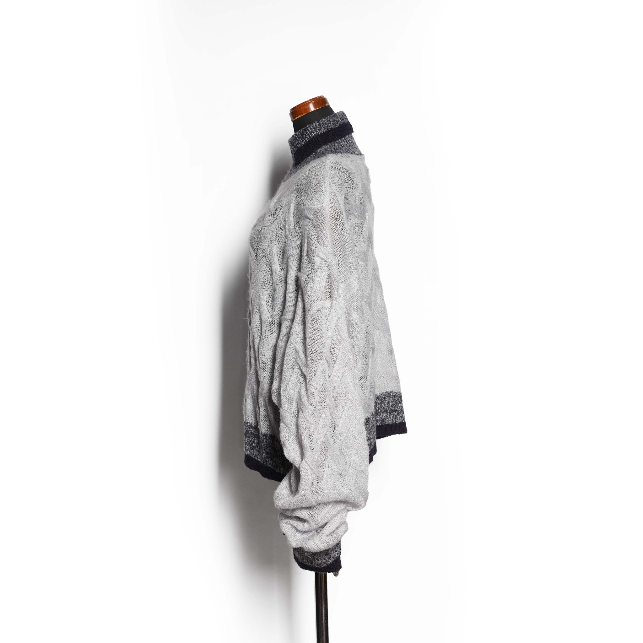 MOHAIR KNIT_SUPER LONG SLV. SLIT TURTLE – Lt Grey | 252-420_lt grey | CaRouseLamBRa