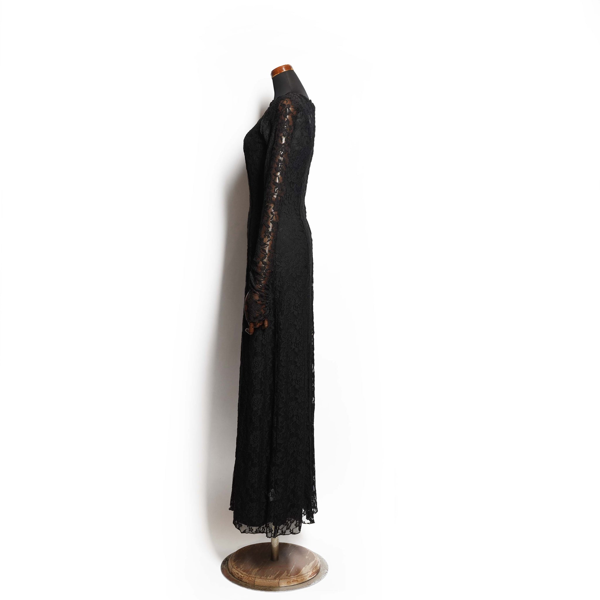 WEDNESDAY LACE LONGSLEEVE MAXI DRESS – Black | ONE TEASPOON