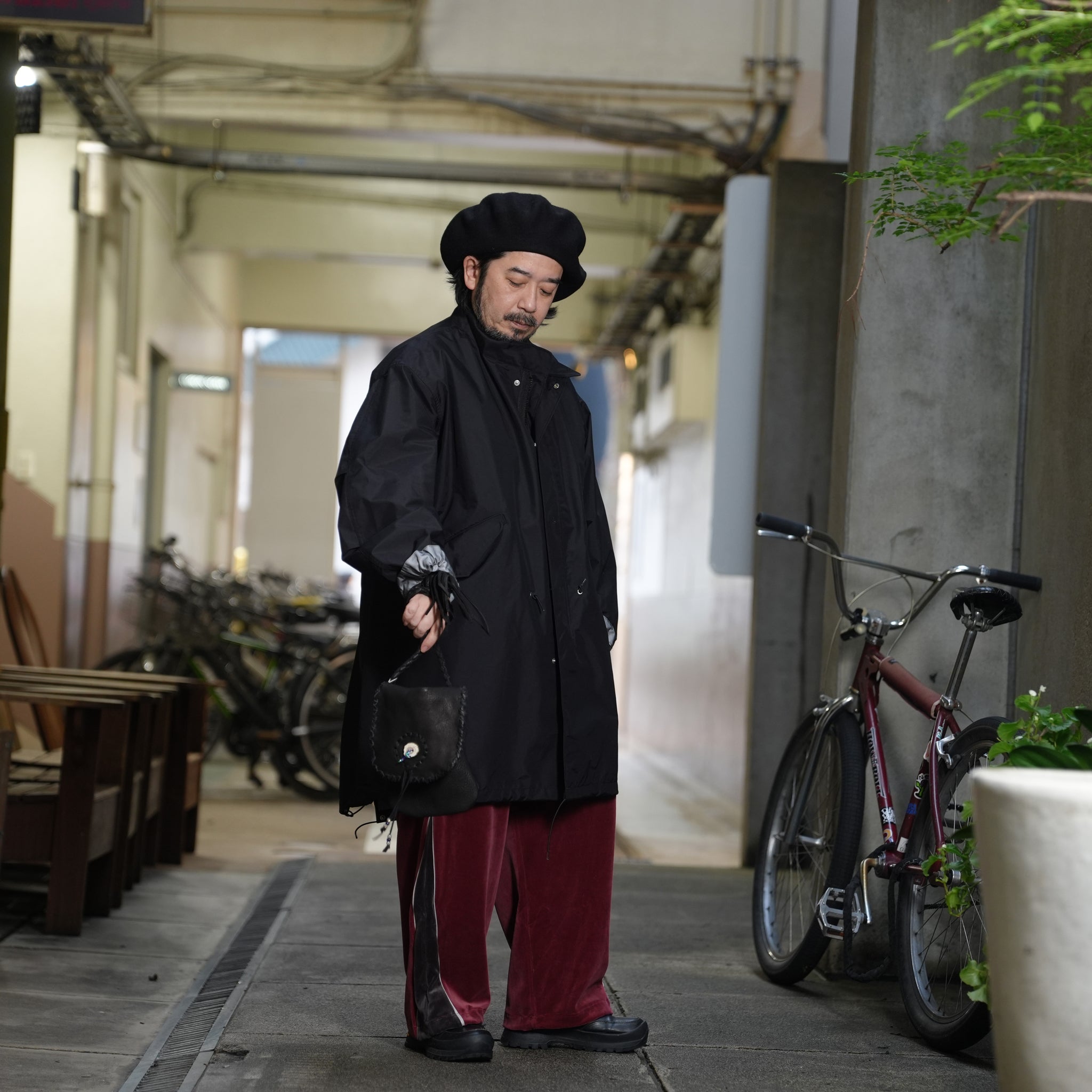 PH25FW-004 | P.H.M. Mods Coat – Black | POWDERHORN MOUNTAINEERING
