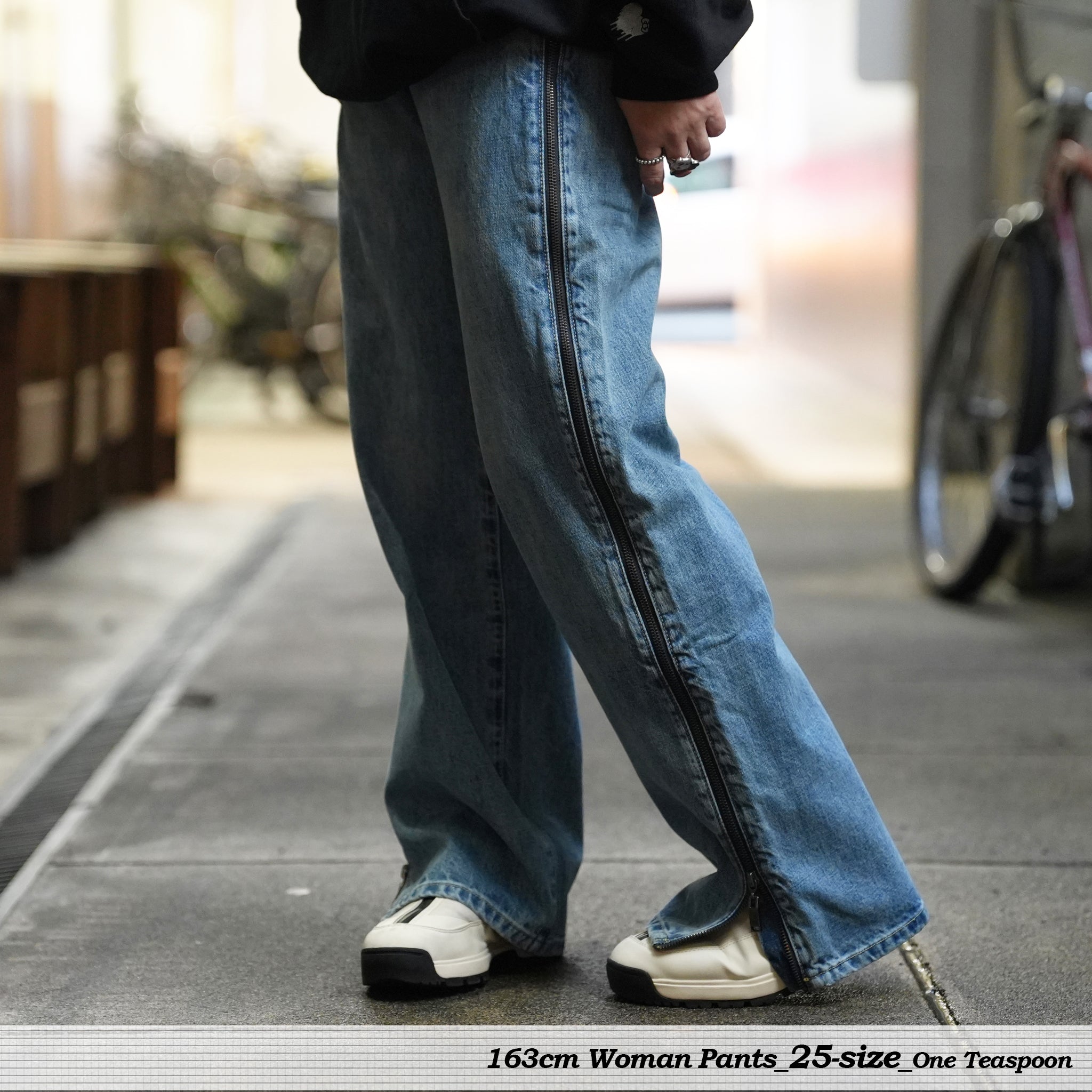 LOW RIDERS LOW WAIST WIDE LEG ZIPPED DENIM JEANS – Pretty Blue | ONE TEASPOON
