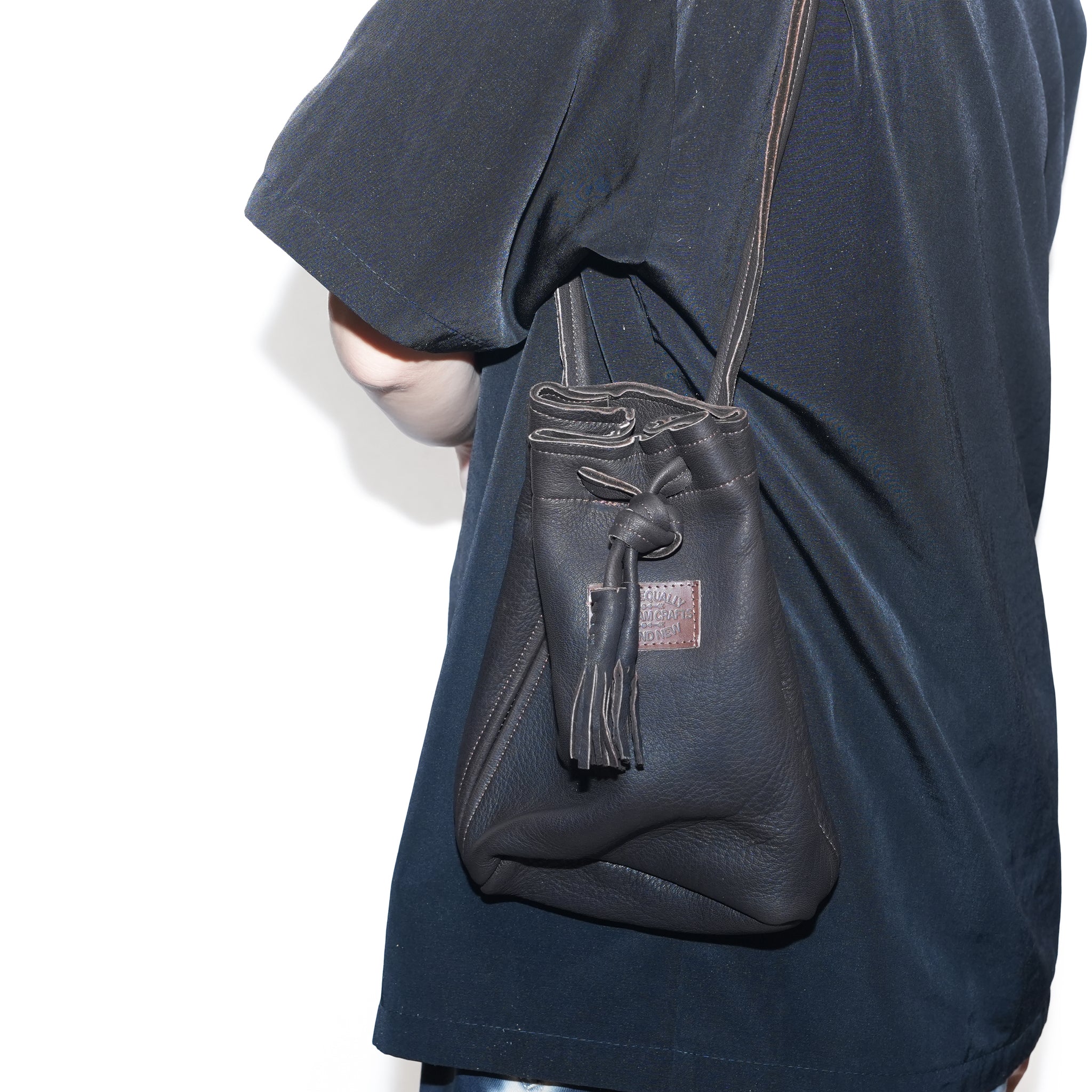 DEARSKIN WHISKY BAG – Camel / Black | NASNGWAM