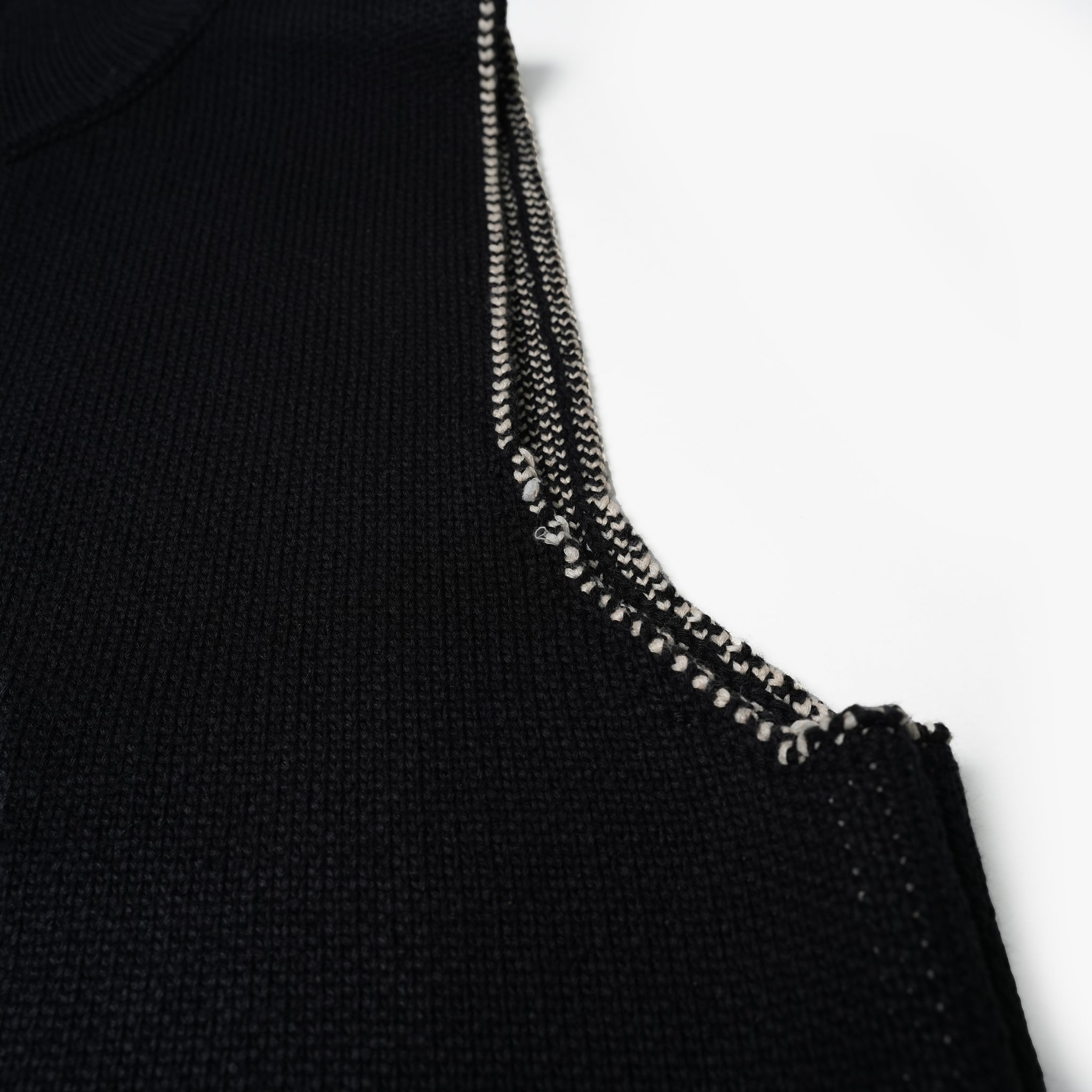 Name:Fringe Vest Sweater | Color:Black【AMBERGLEAM_アンバーグリーム】| No:1331151113