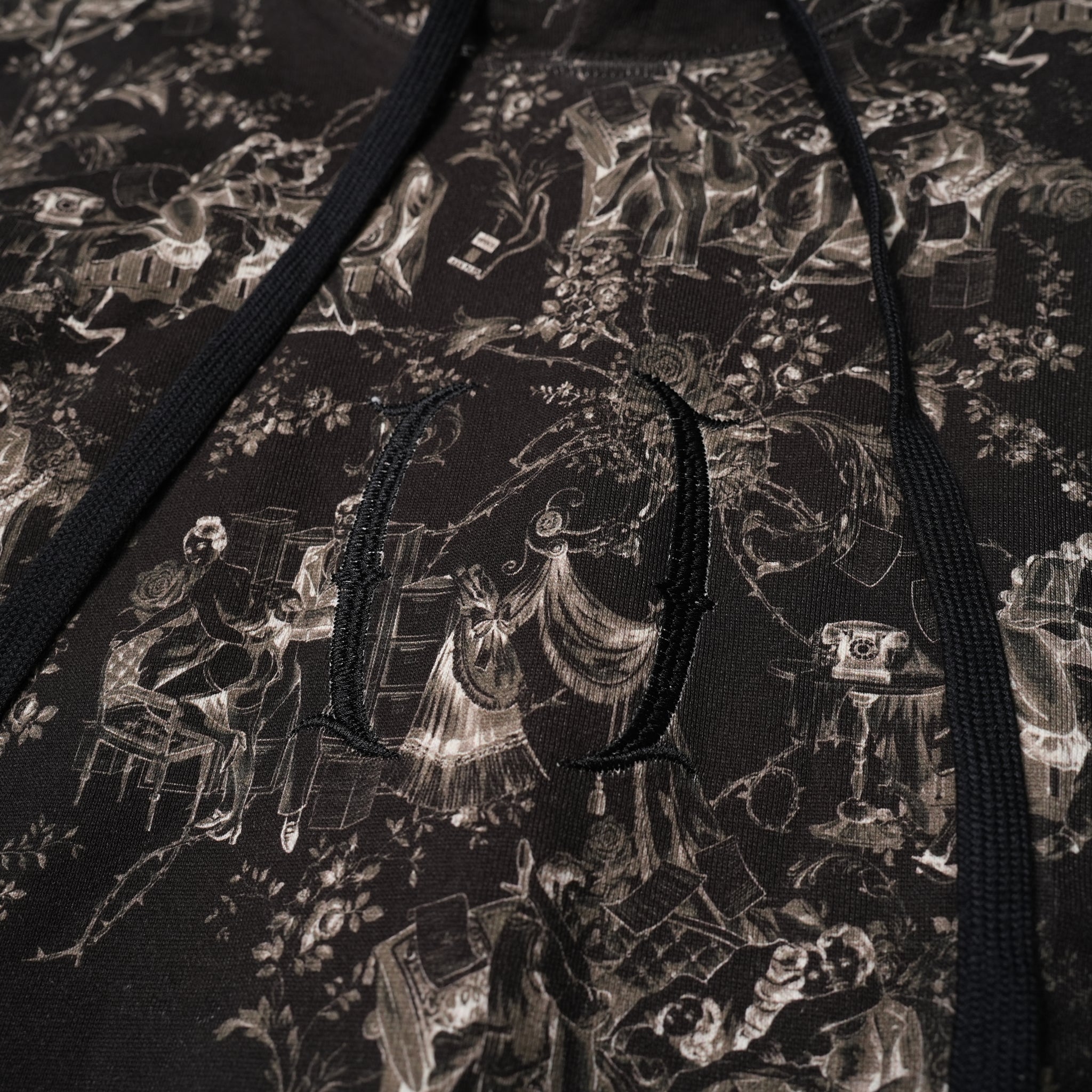 High-Poundage LOVER Vintage Ladies Figure Overlay Embroidered Hooded Top - Gum Roll Black | Color:Black | Size:S/M【(A)CRYPSIS®】【SEIVSON_セイヴソン】【archive】