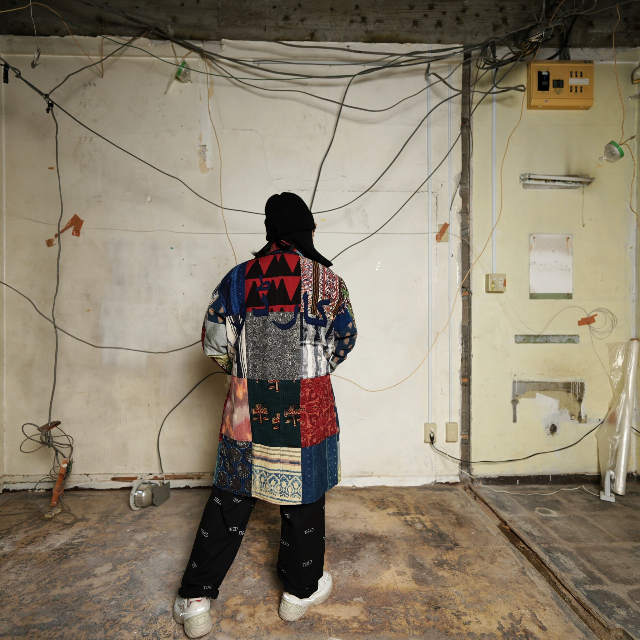 karudo2023aw10 | SANTOS_SANTOSDESCRIPTION: QUILTED LONG COAT WITHZIP & SNAP BUTTONS | Color:Patchwork 04【KARDO_カルド】