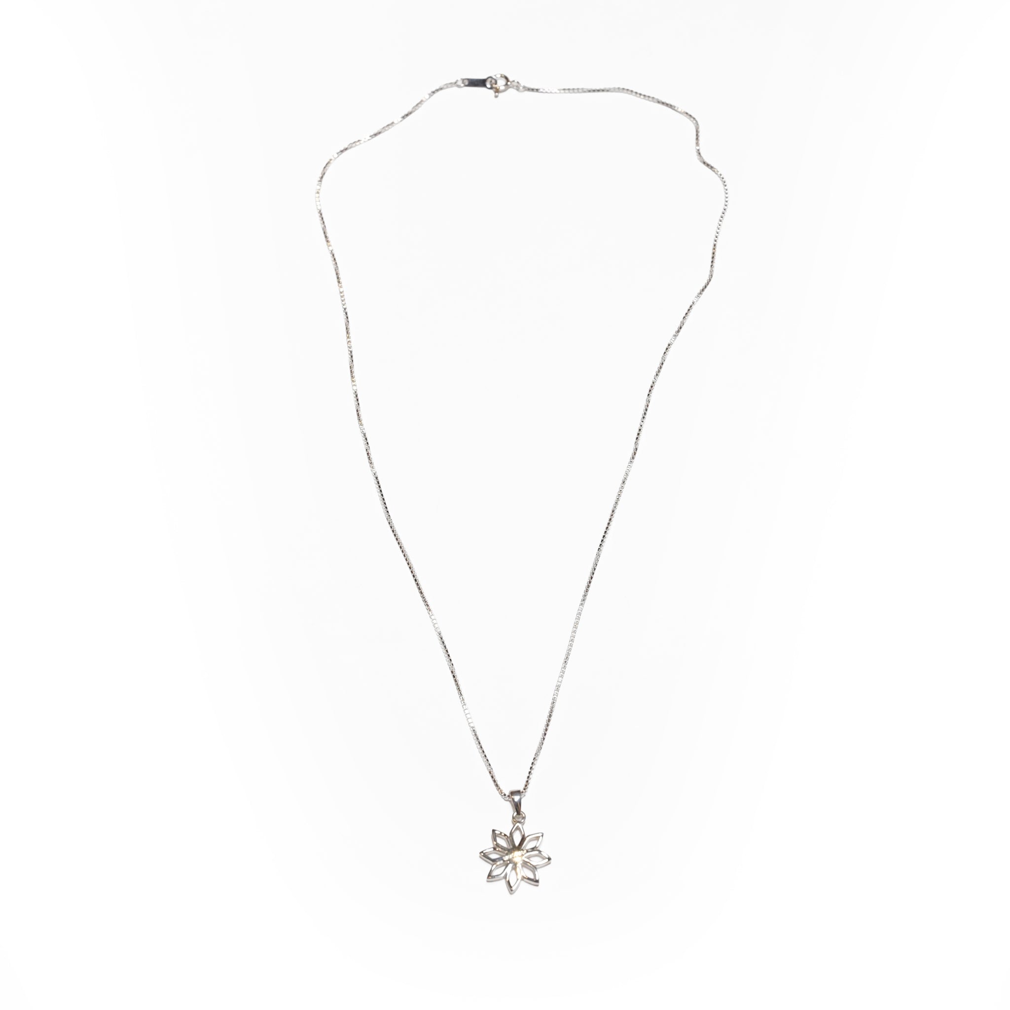 Flower necklace – Silver | NICK GEAR