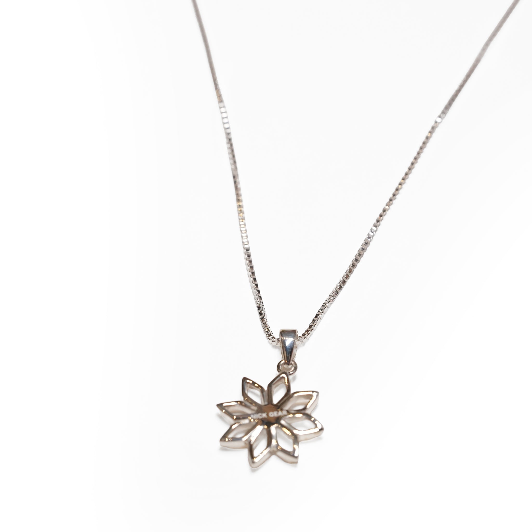 Flower necklace – Silver | NICK GEAR
