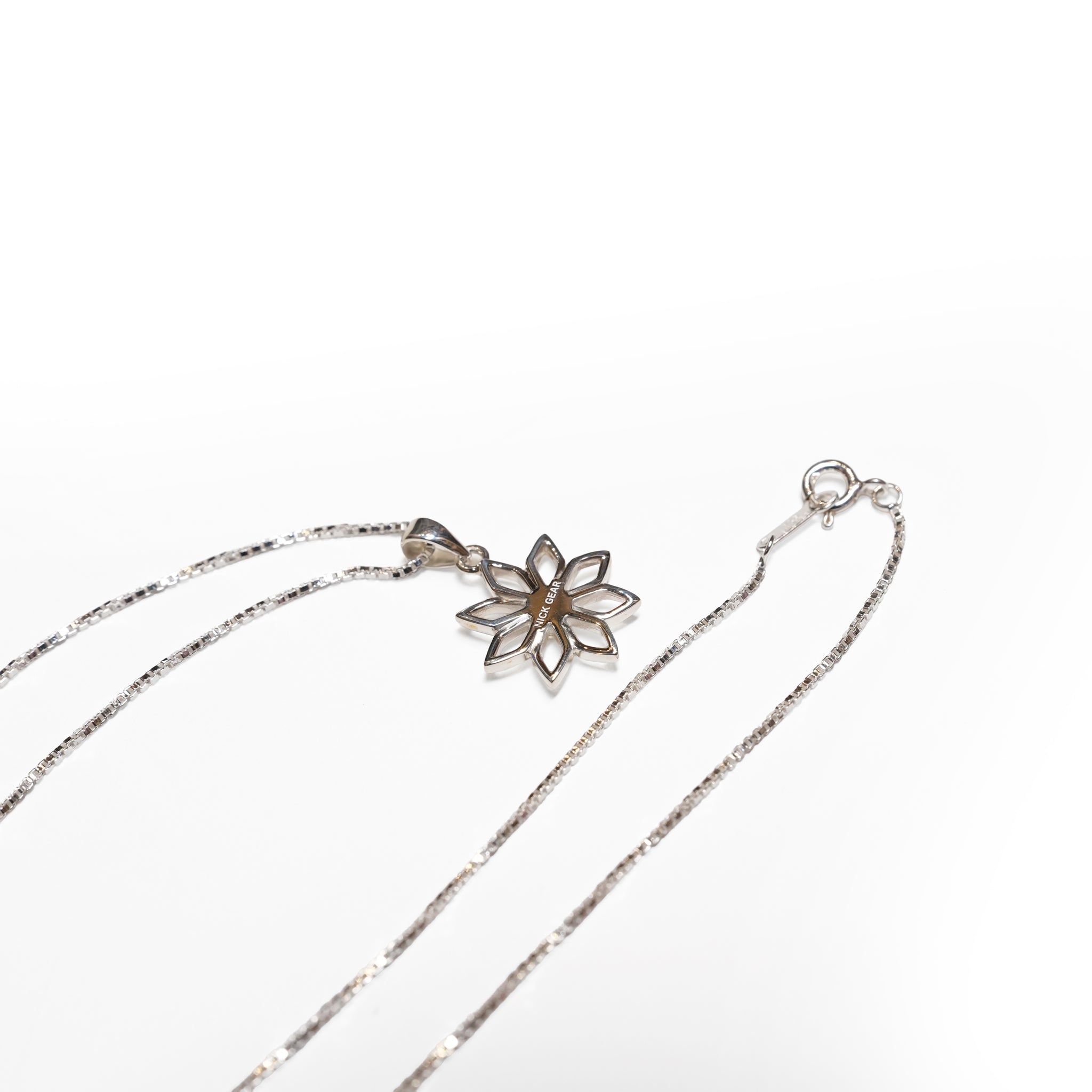 Flower necklace – Silver | NICK GEAR