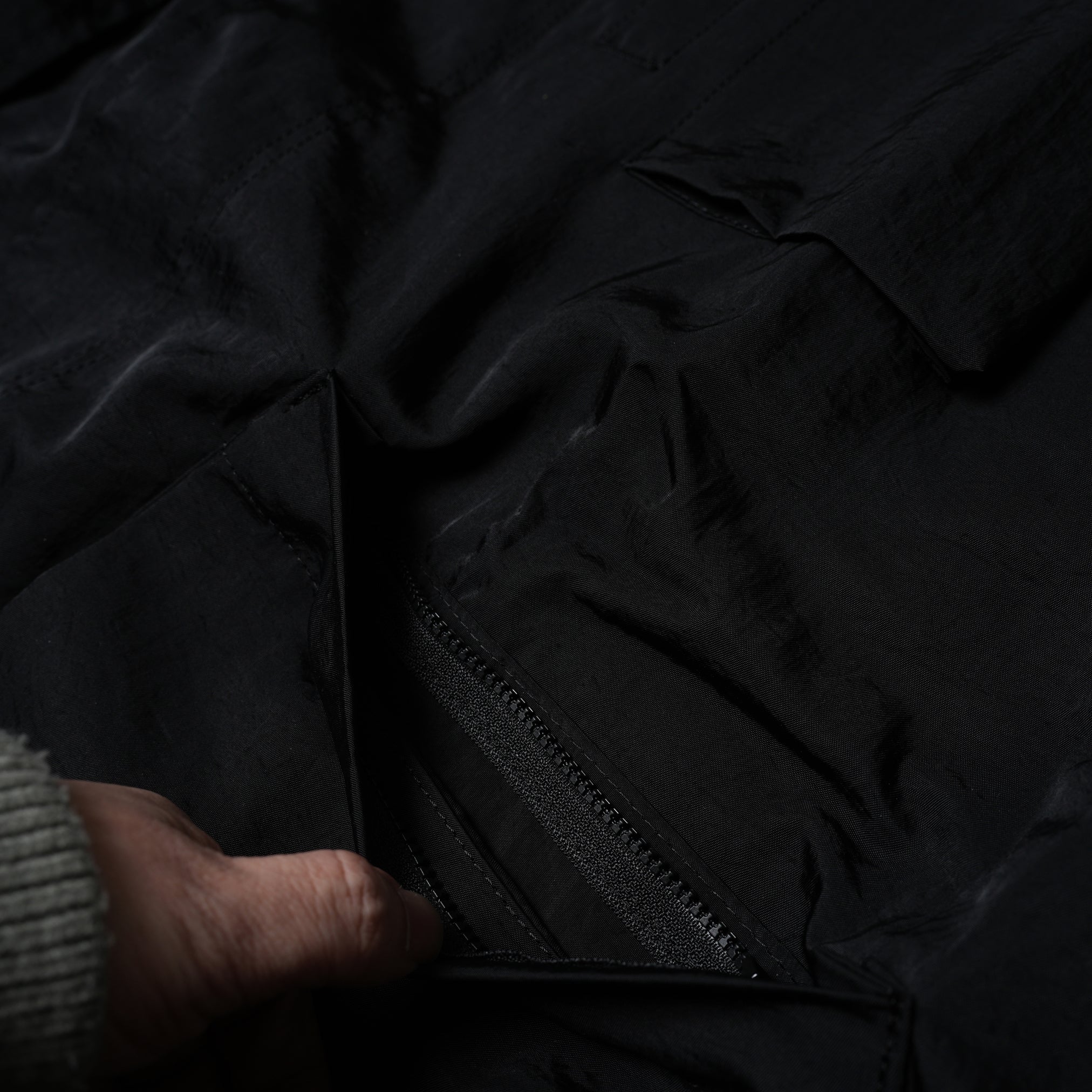 Traveling Nylon Coat – Black | VARDE77