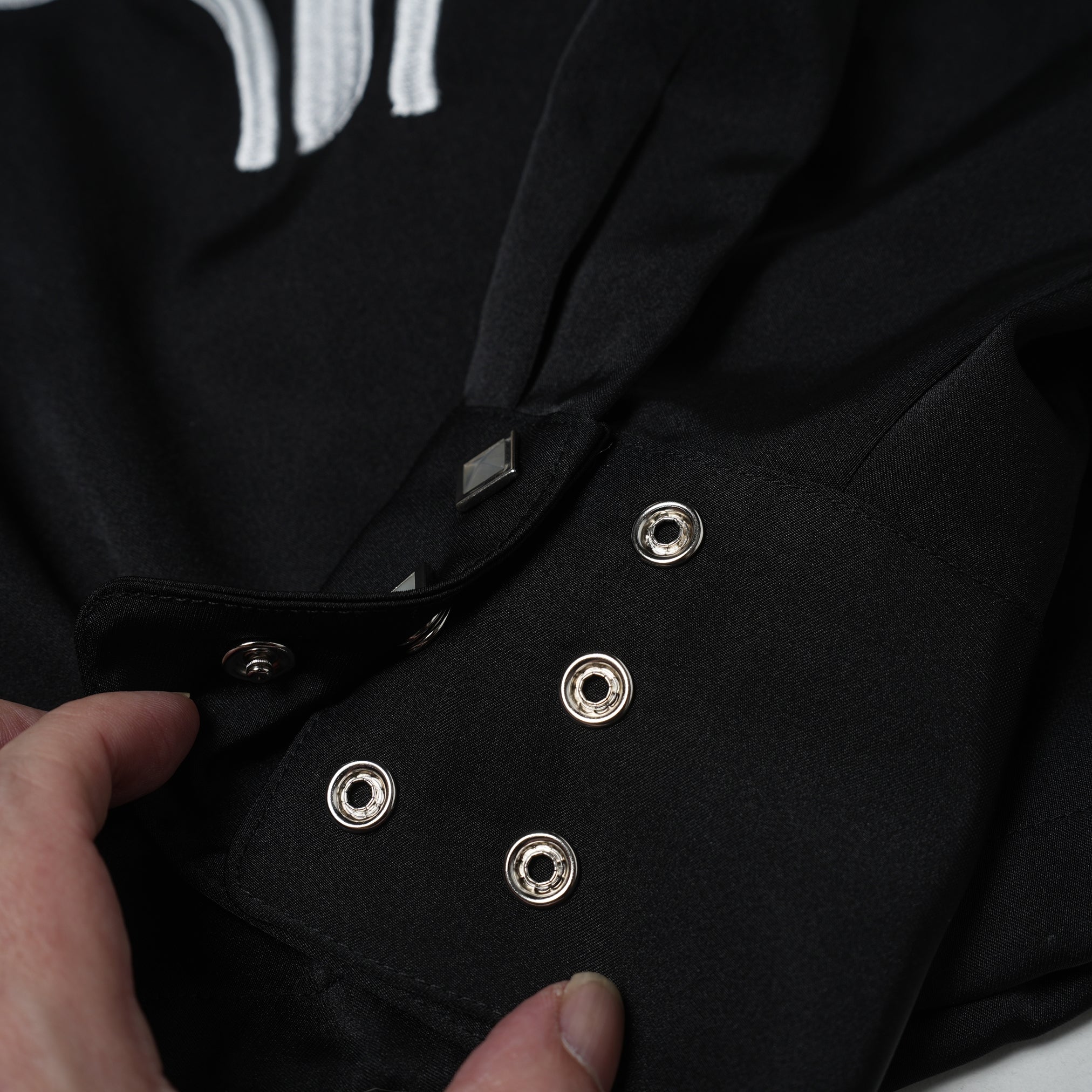 Embroidered Satin Blouson 刺繍サテンブルゾン – Black / Honey | Size:Short / Medium | AMBERGLEAM
