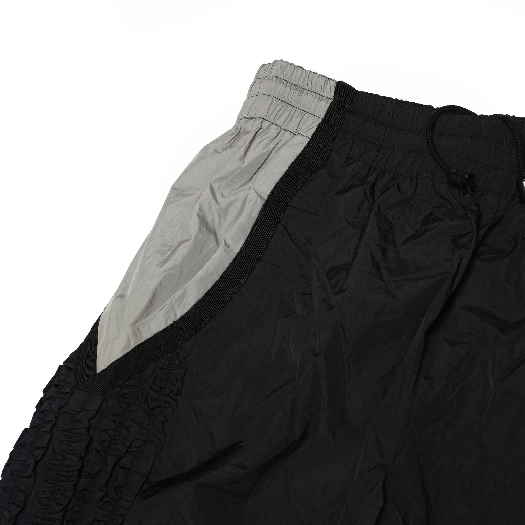 Nylon Ruffle pants – Black | NICK GEAR | 入荷予定アイテム