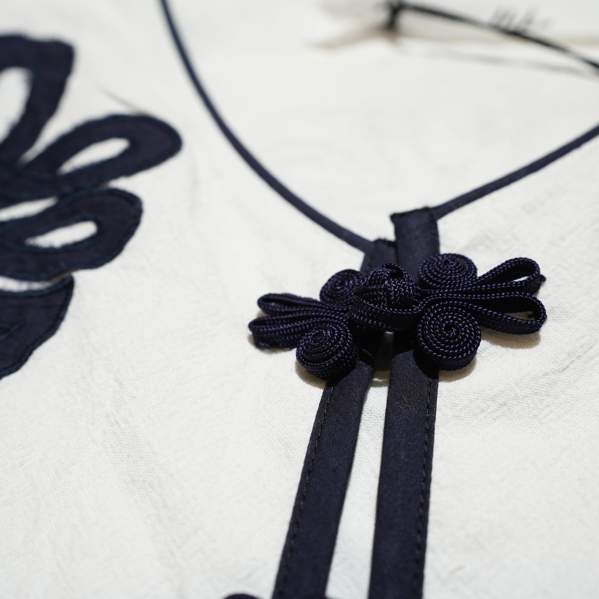 KAZAKHSTAN PATCHWORK EMB VEST – White | SARAMALLIKA