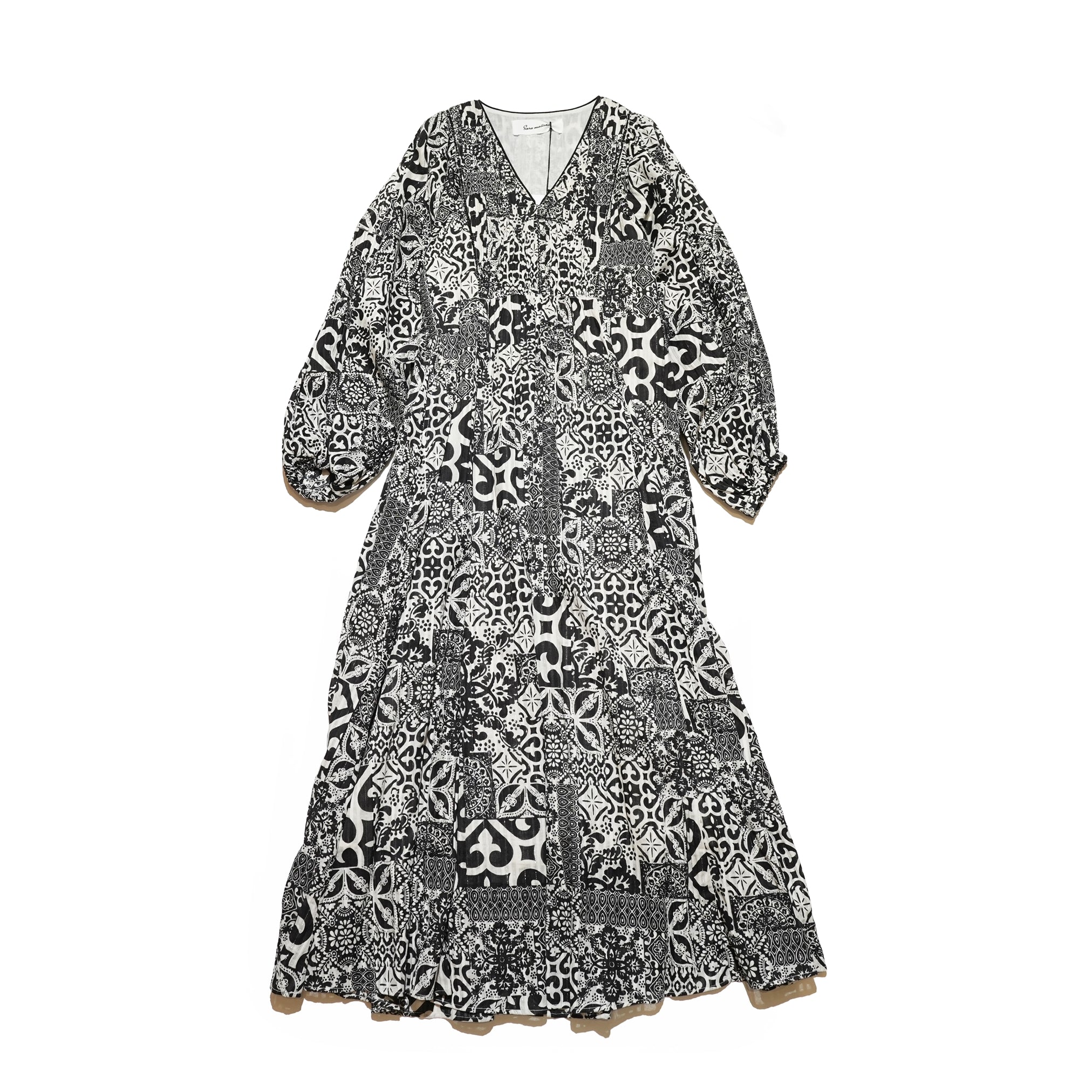 TILE PATTERN SHIRRING DRESS – Black | SARAMALLIKA