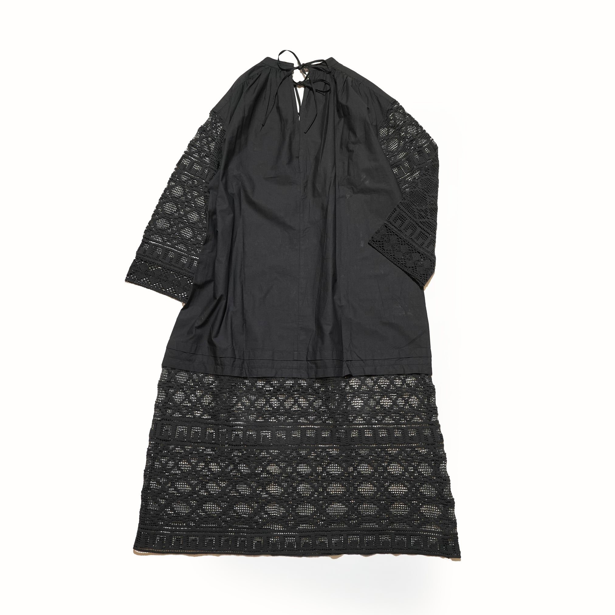 020441SS1B | GEOMETRIC LACE JOINT DRESS | Color:Black【SARA MALLIKA_サラマリカ】【archive】