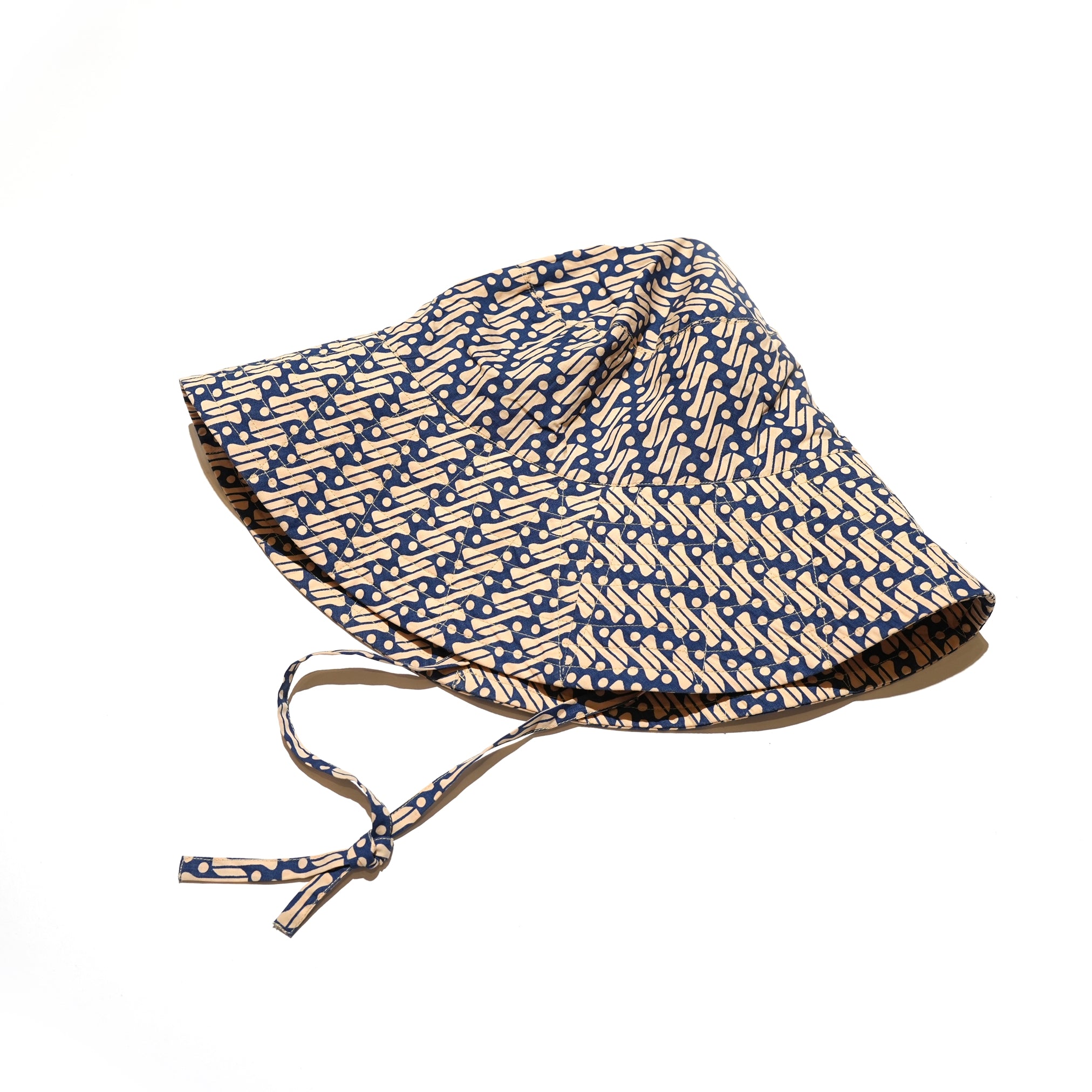 GEOMETRIC PATTERN HAT – Beige | SARAMALLIKA
