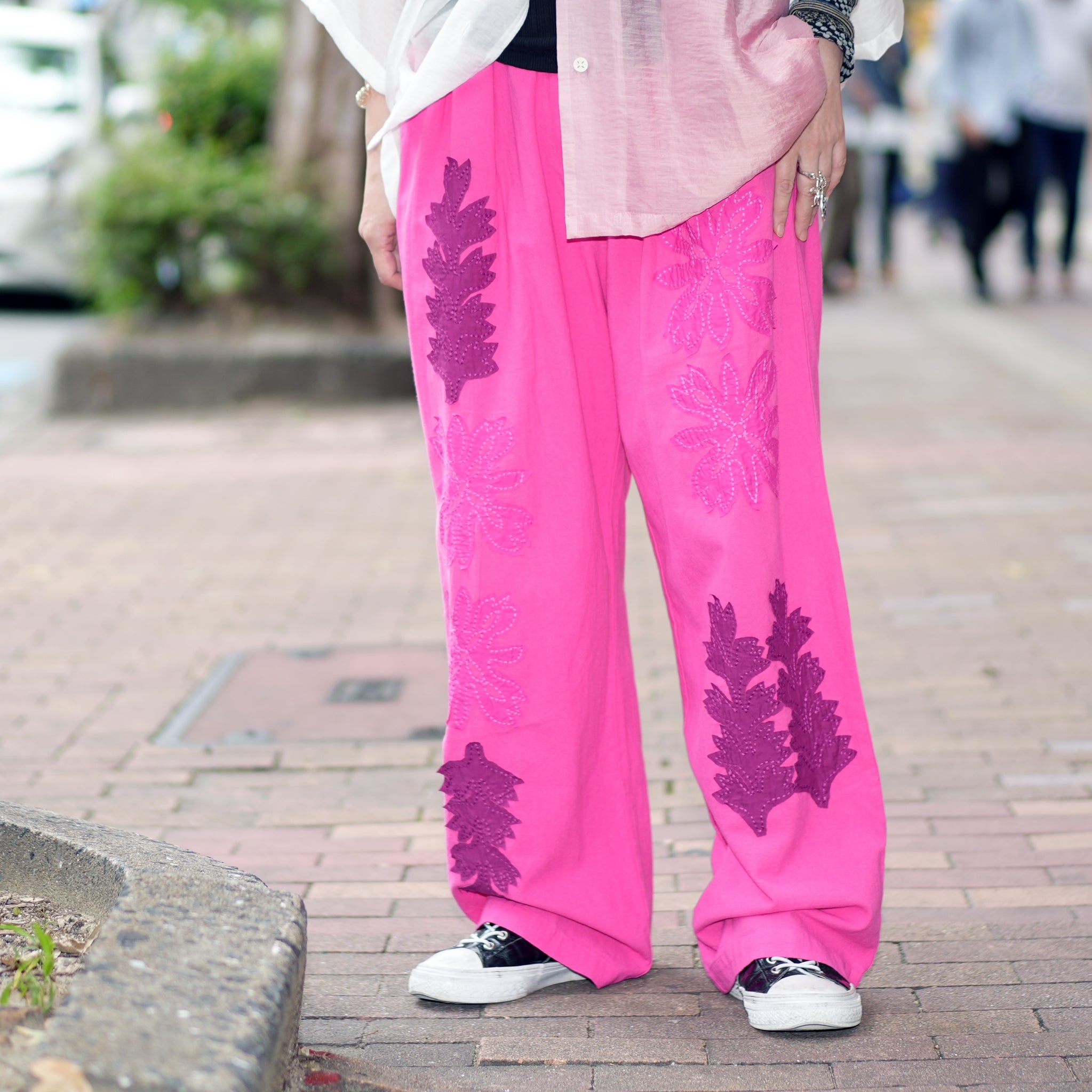 COTTON FLOWER PATCH WORK PANTS – Pink | SARAMALLIKA
