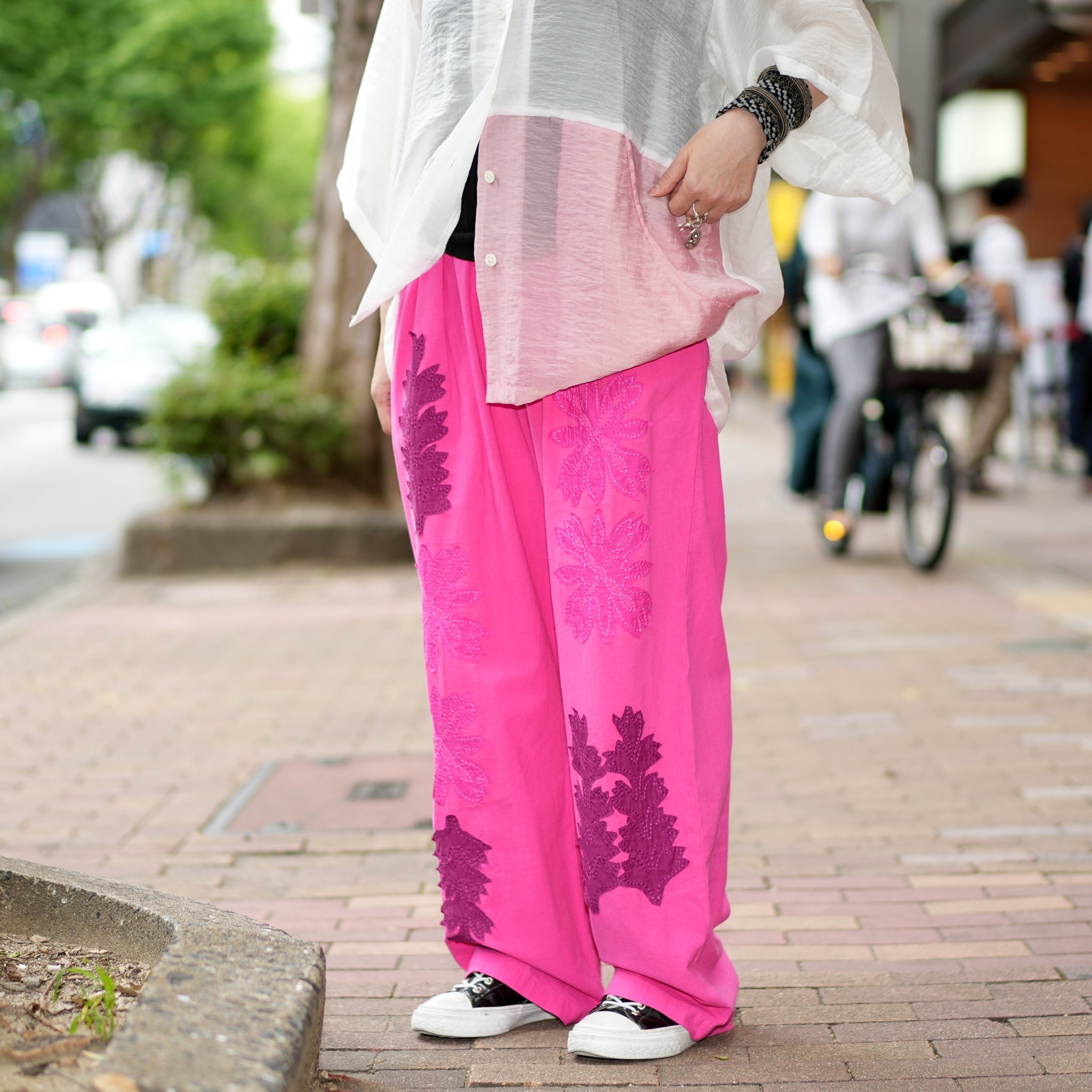 COTTON FLOWER PATCH WORK PANTS – Pink | SARAMALLIKA