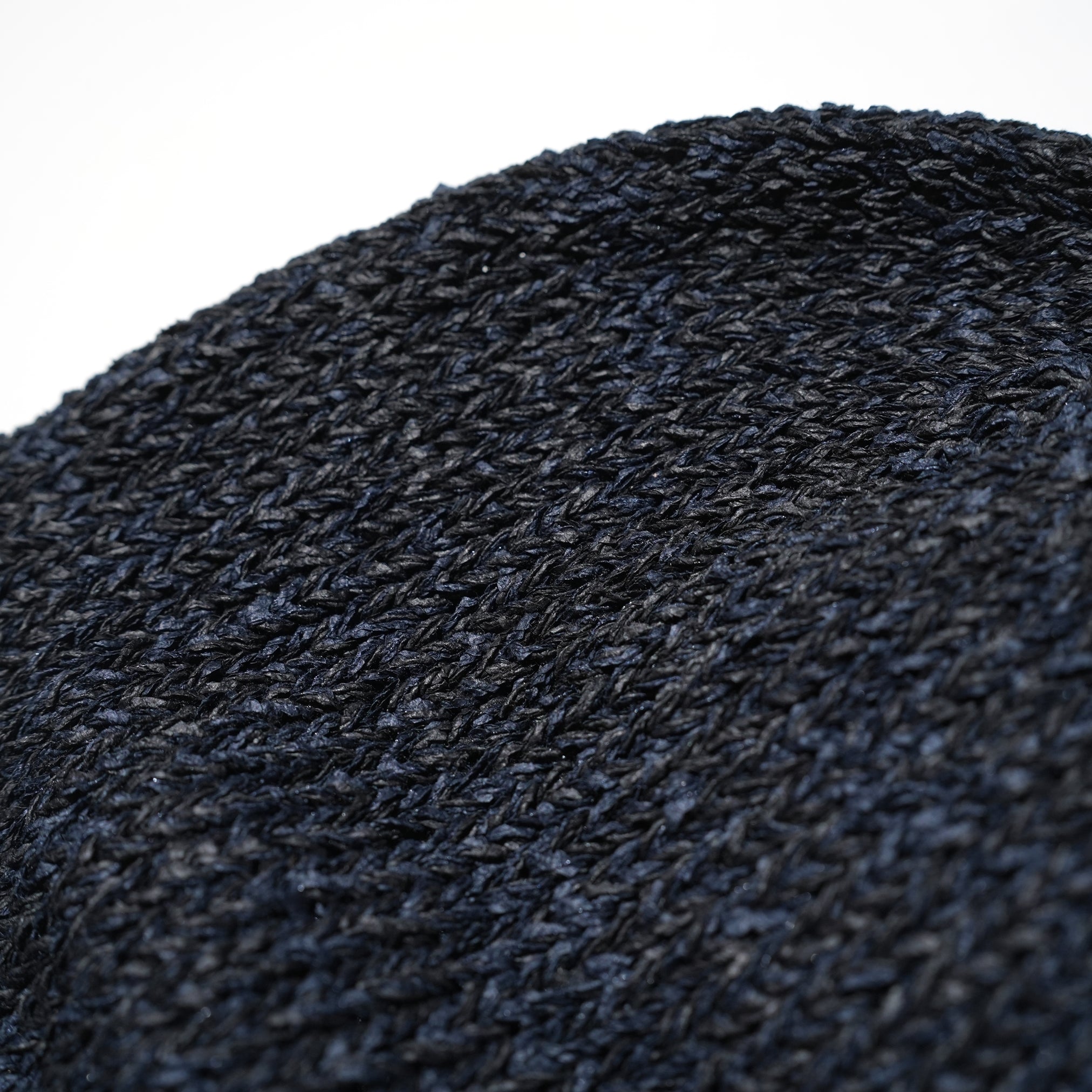IA-24-097 | Roll Knit Cap – Black/Beige | INDIETRO ASSOCIATION