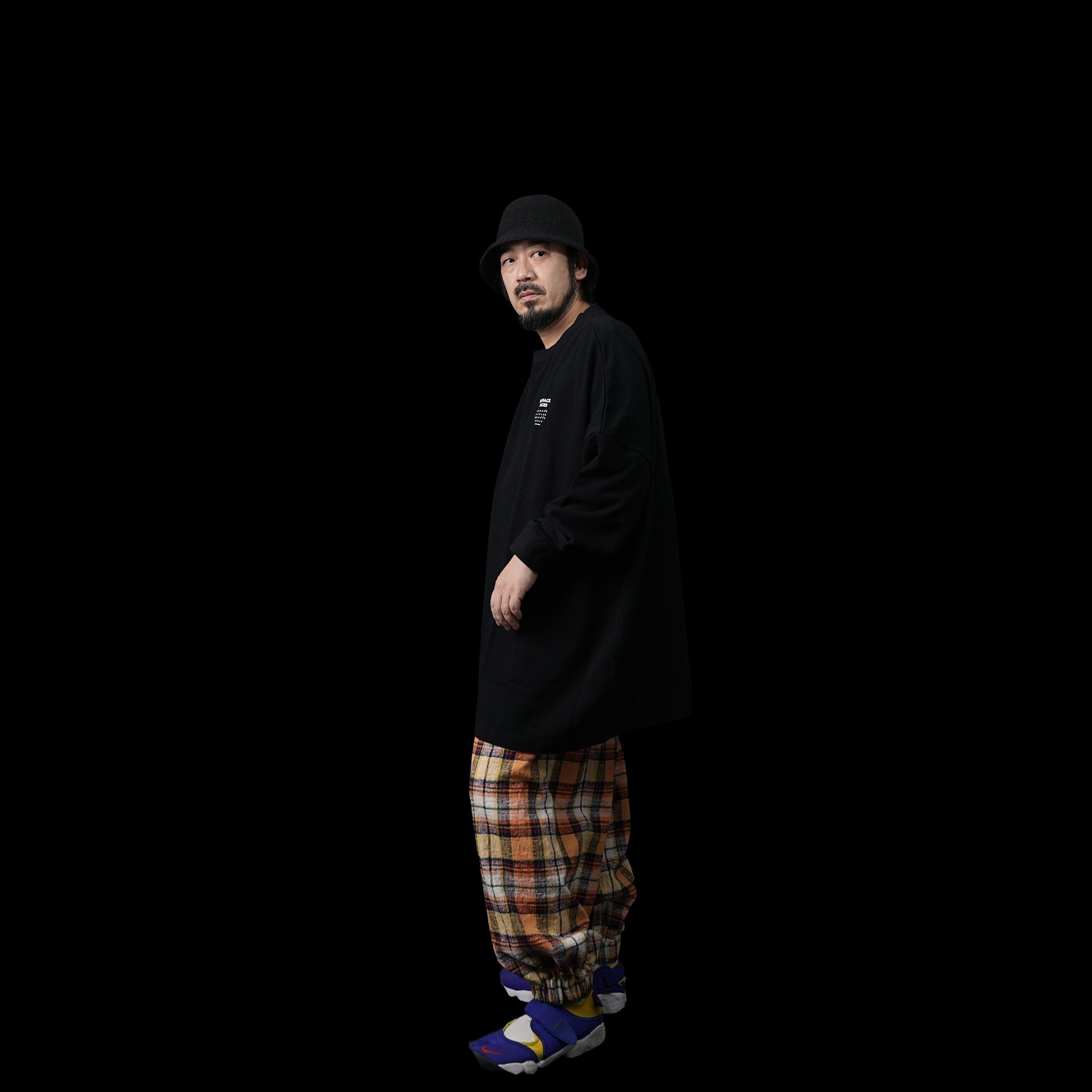 No:SF23AW-26A | Name:Back Pages Relax Pulover | Color:Black【STOF_ストフ】