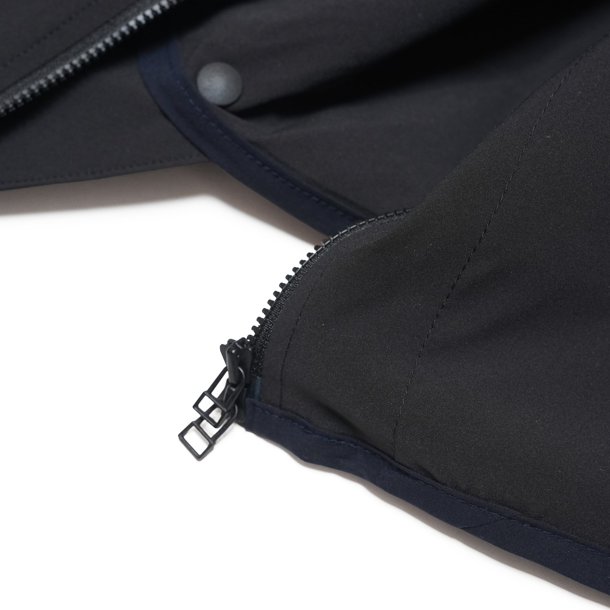 _259 – Black × Dark Nav Y | UNTRACE