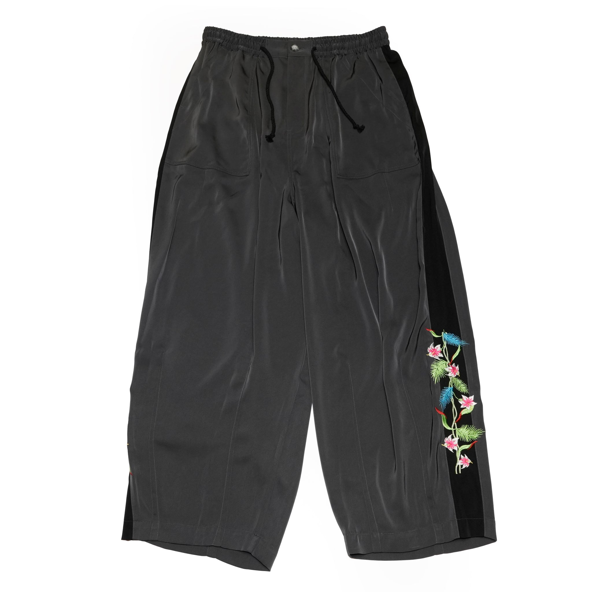 Hibiscus embroidery line wide tapered pants – Greige/Charcoal | EFFECTEN