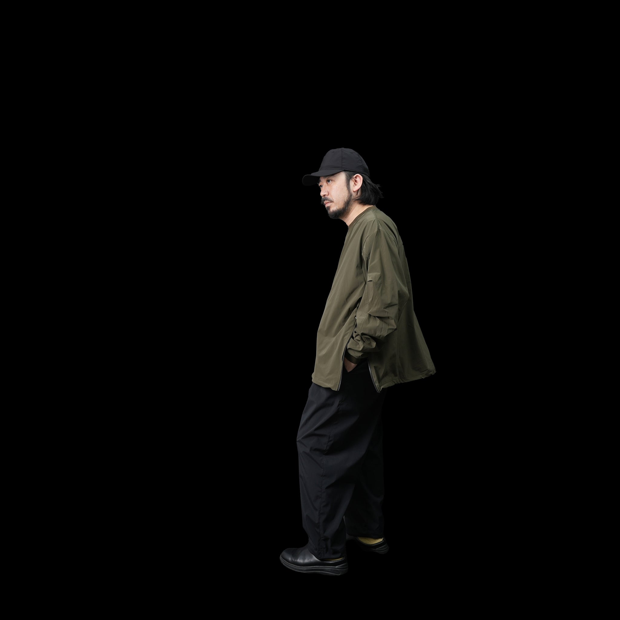 No:UN-009_AW23 | Name:BOX STRETCH SMOCK L/S | Color:Olive【UNTRACE_アントレース】