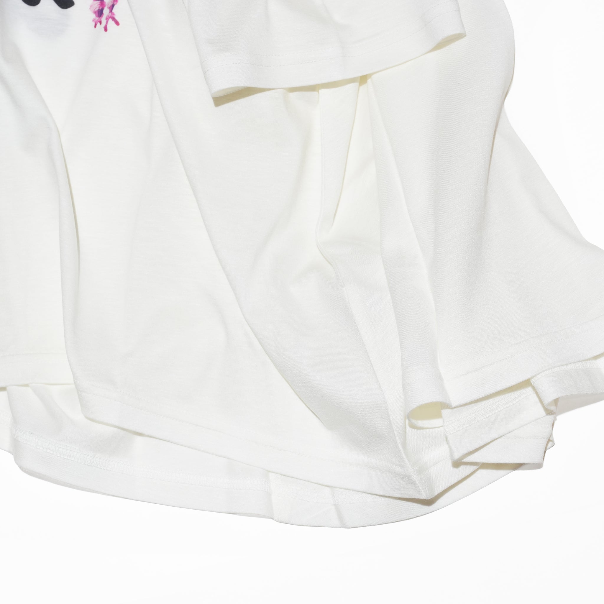 BEDSIDE SISTERS Flare T-Shirt– White | BEDSIDEDRAMA