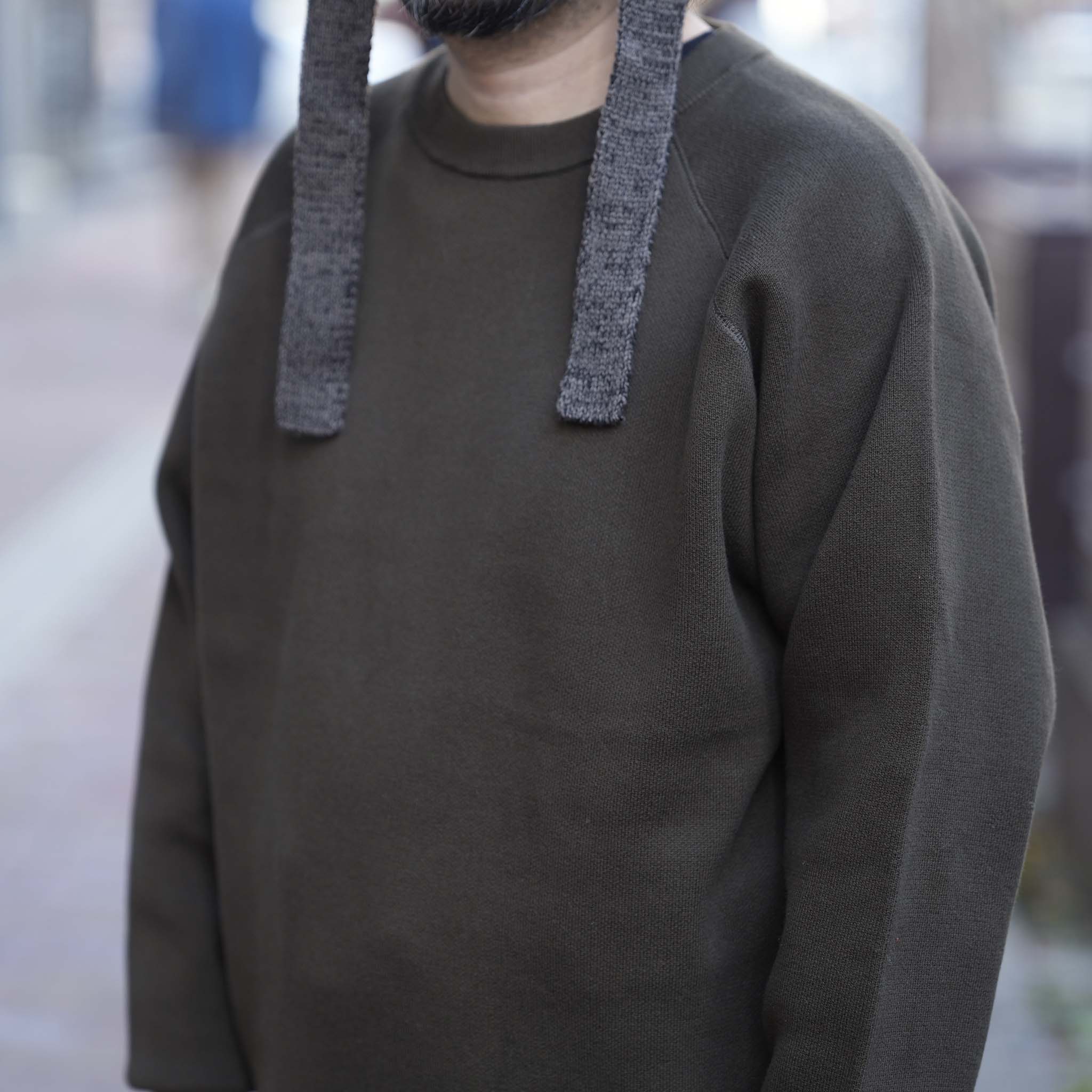 K2611204 | ACTUALLY CREW | 02-DARK OLIVE |【NASNGWAM_ナスングワム】